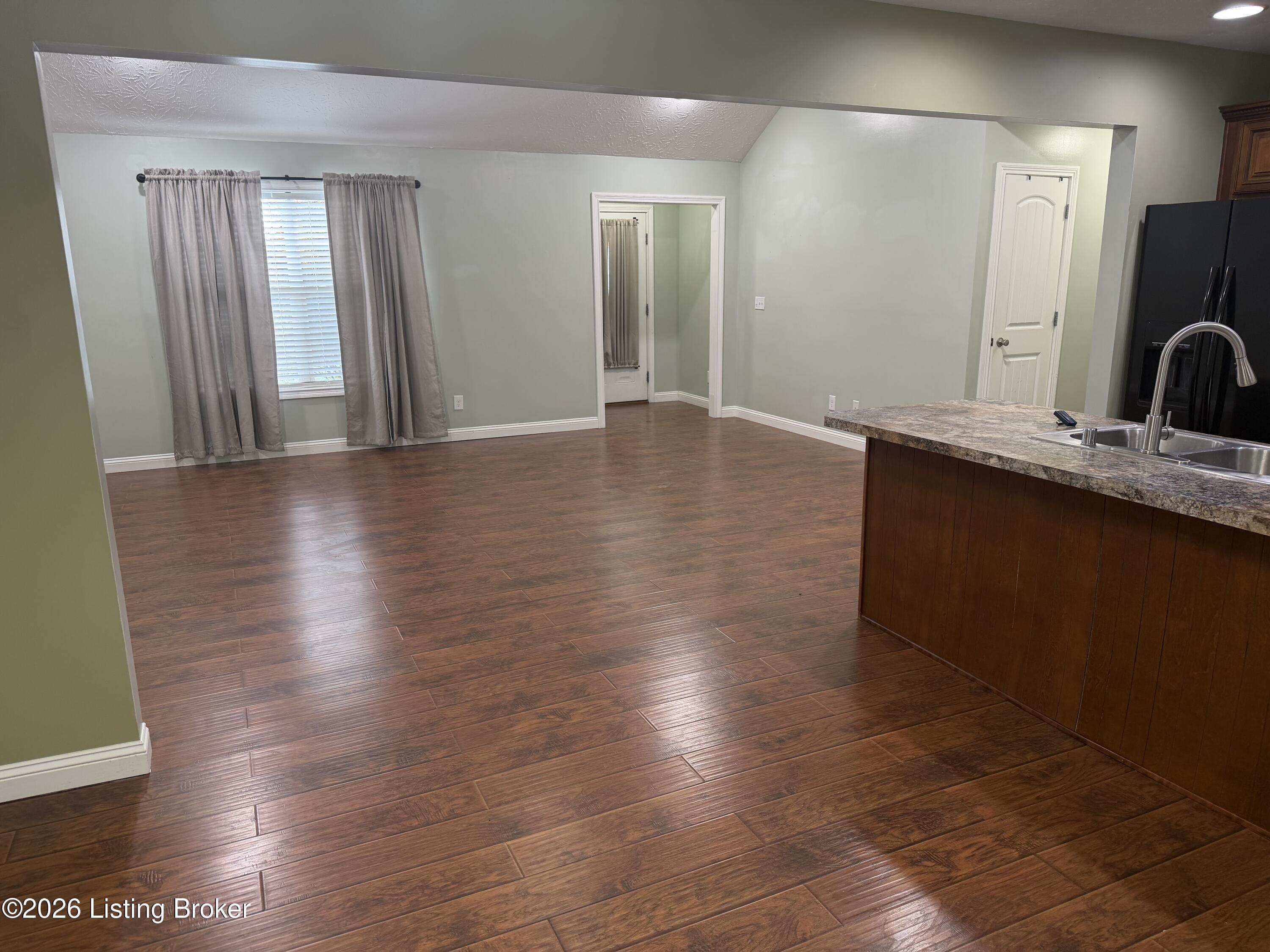 129 N Howard St Property Photo 16