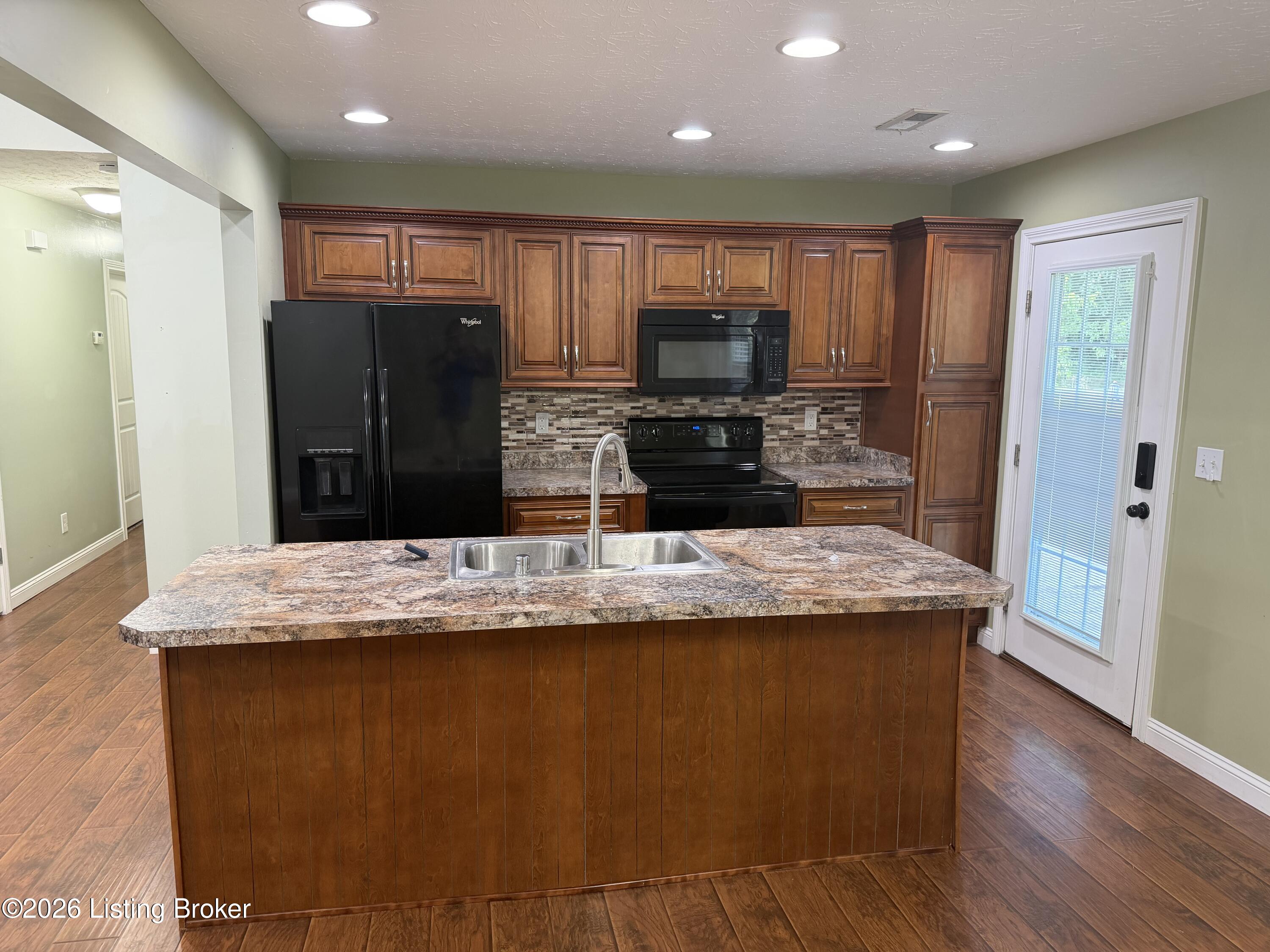 129 N Howard St Property Photo 18