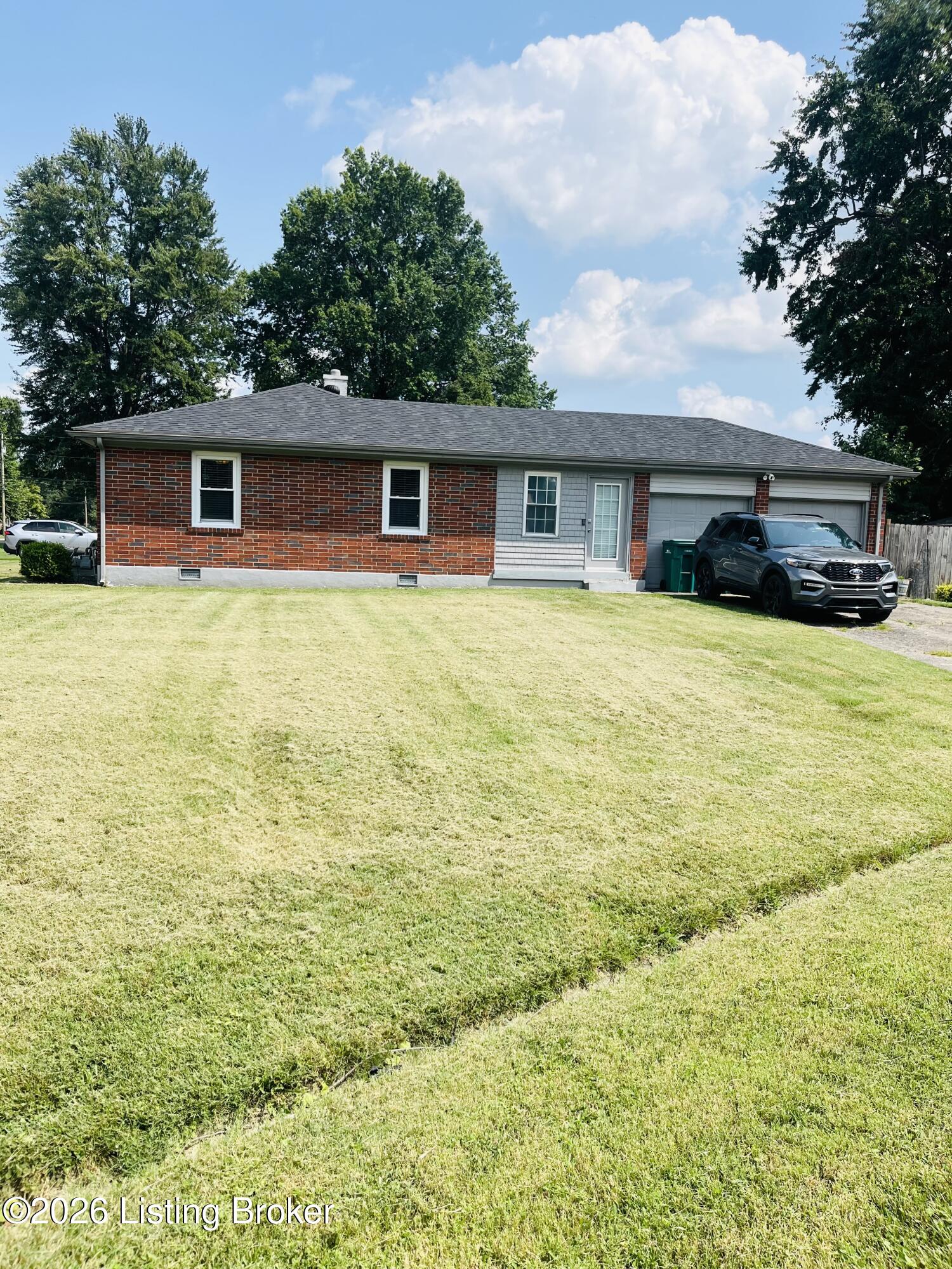 2024 Dixie Garden Dr Property Photo 3