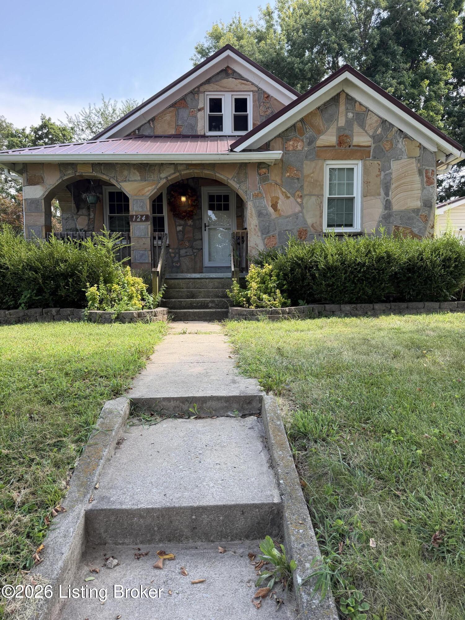 124 W Forest Ave Property Photo 1