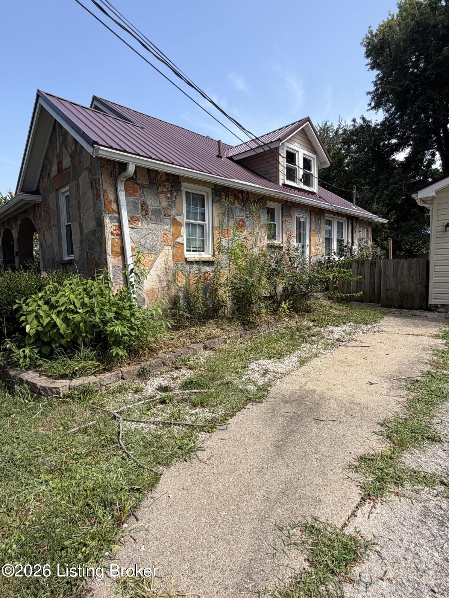 124 W Forest Ave Property Photo 4