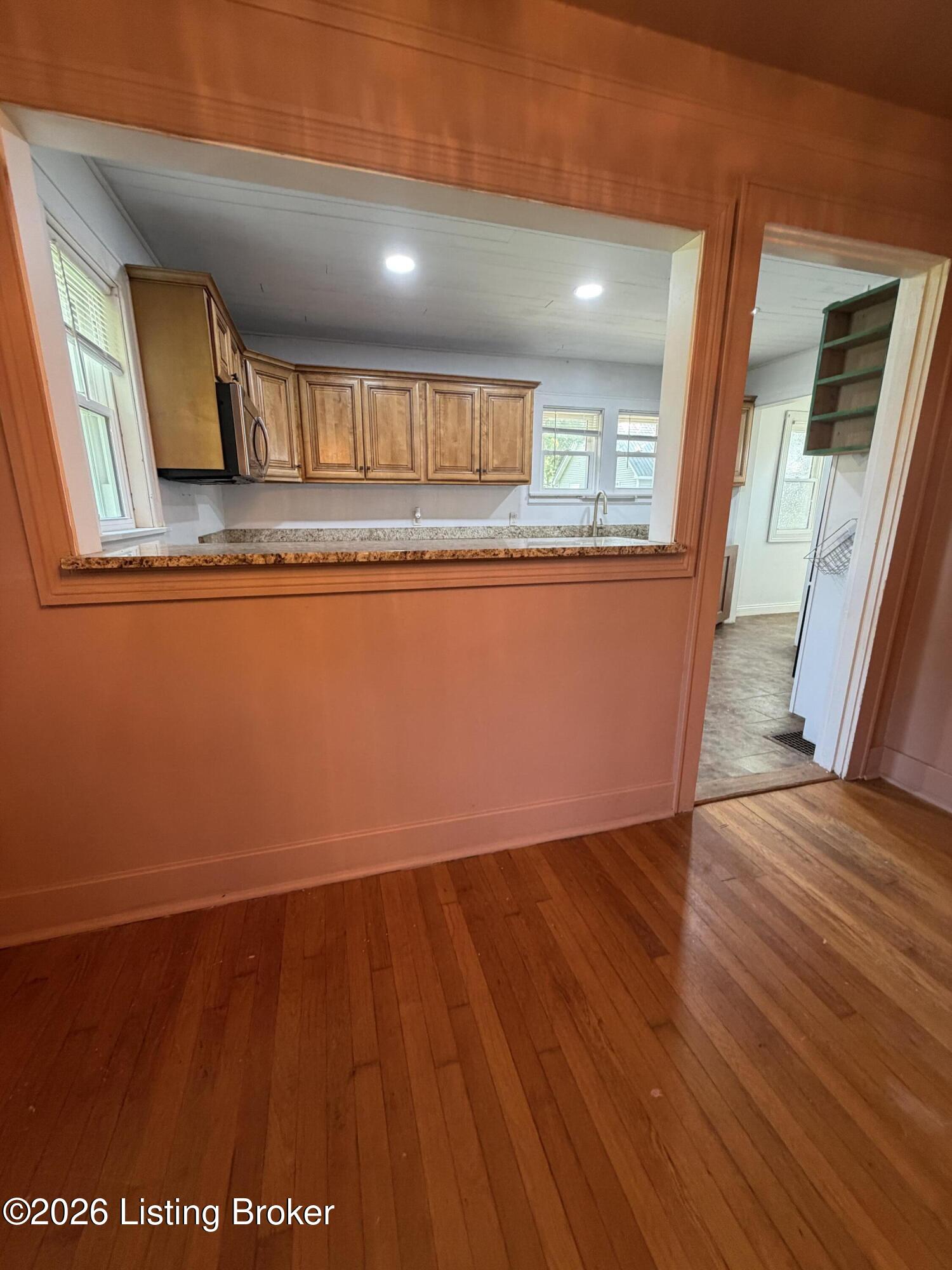 124 W Forest Ave Property Photo 23