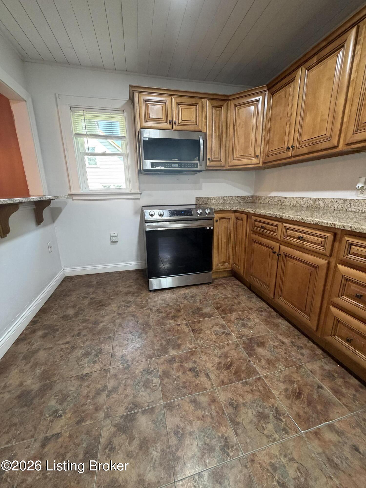 124 W Forest Ave Property Photo 24