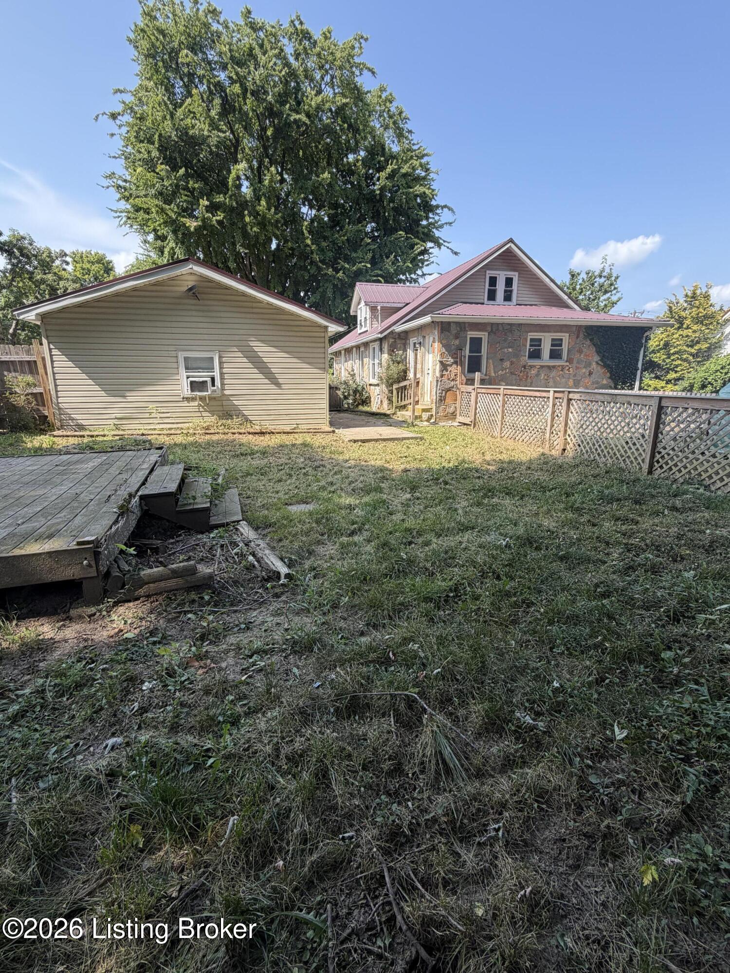 124 W Forest Ave Property Photo 38