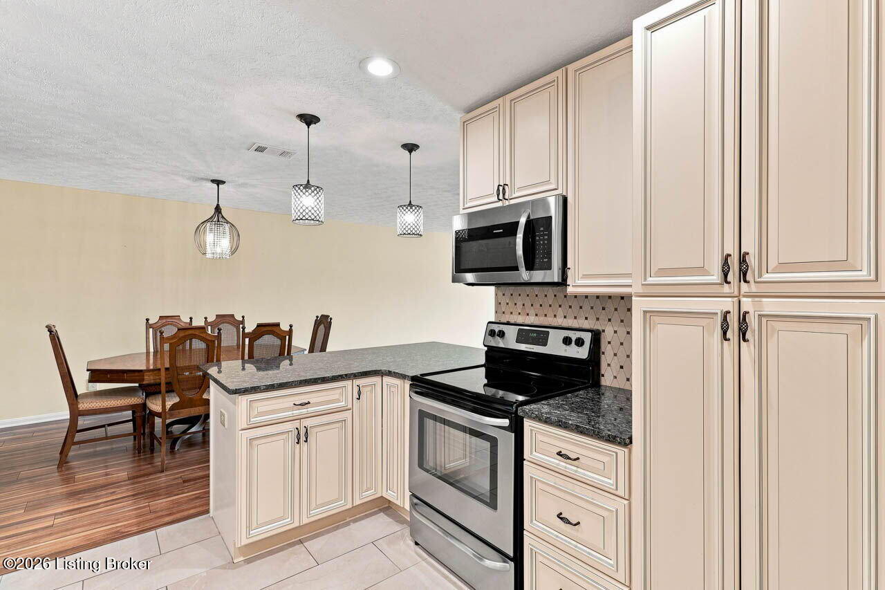 3030 Breckenridge Ln 208 Property Photo 11