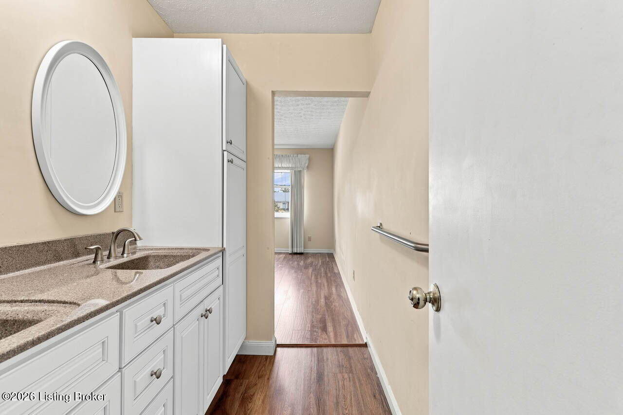 3030 Breckenridge Ln 208 Property Photo 28