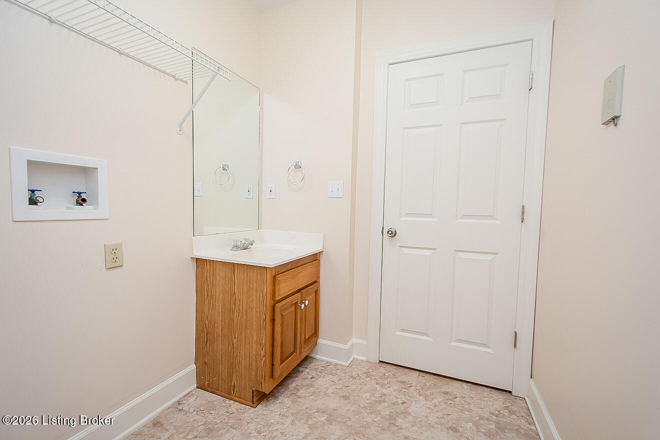 8421 Elsie Ct Property Photo 27