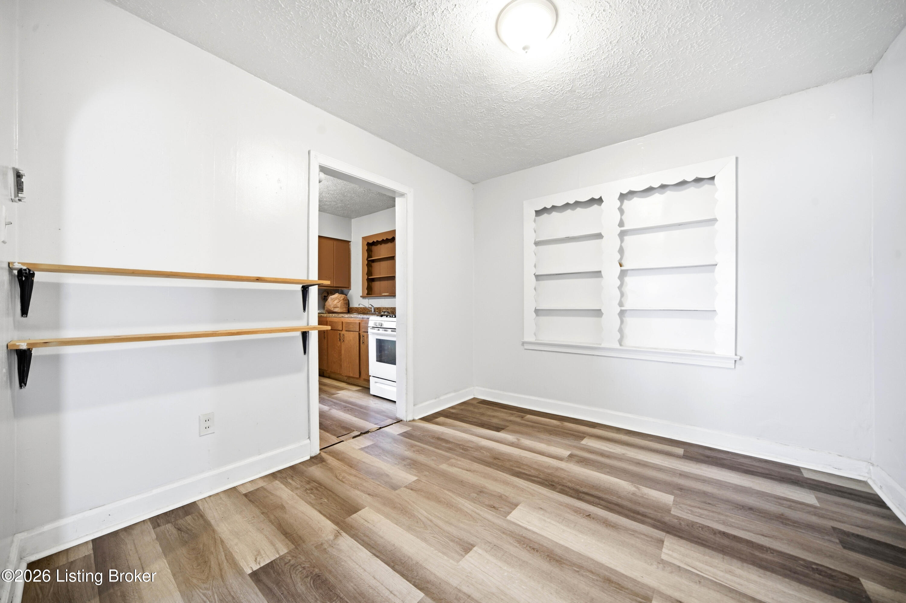 5701 S 3rd St Property Photo 12