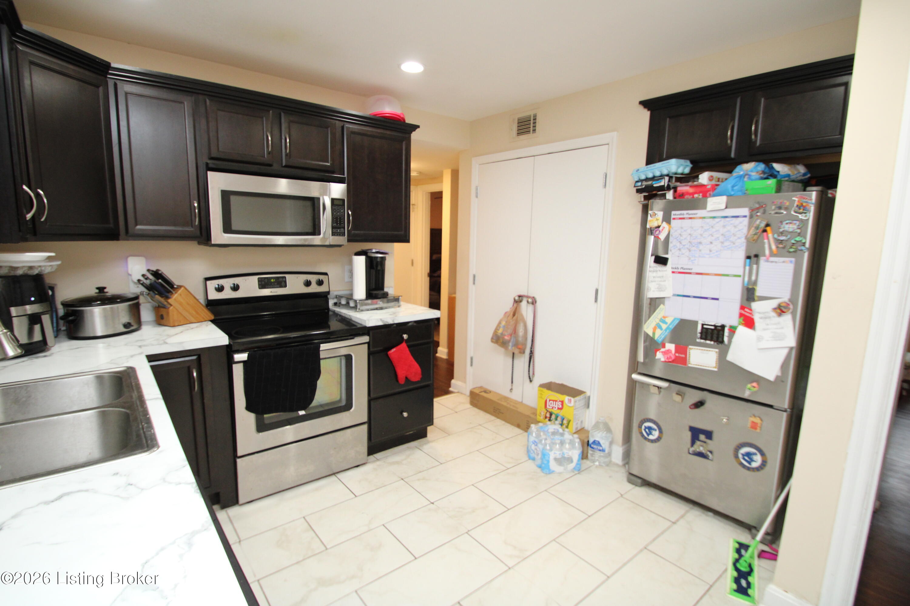 2824 Yorkshire Blvd Property Photo 5