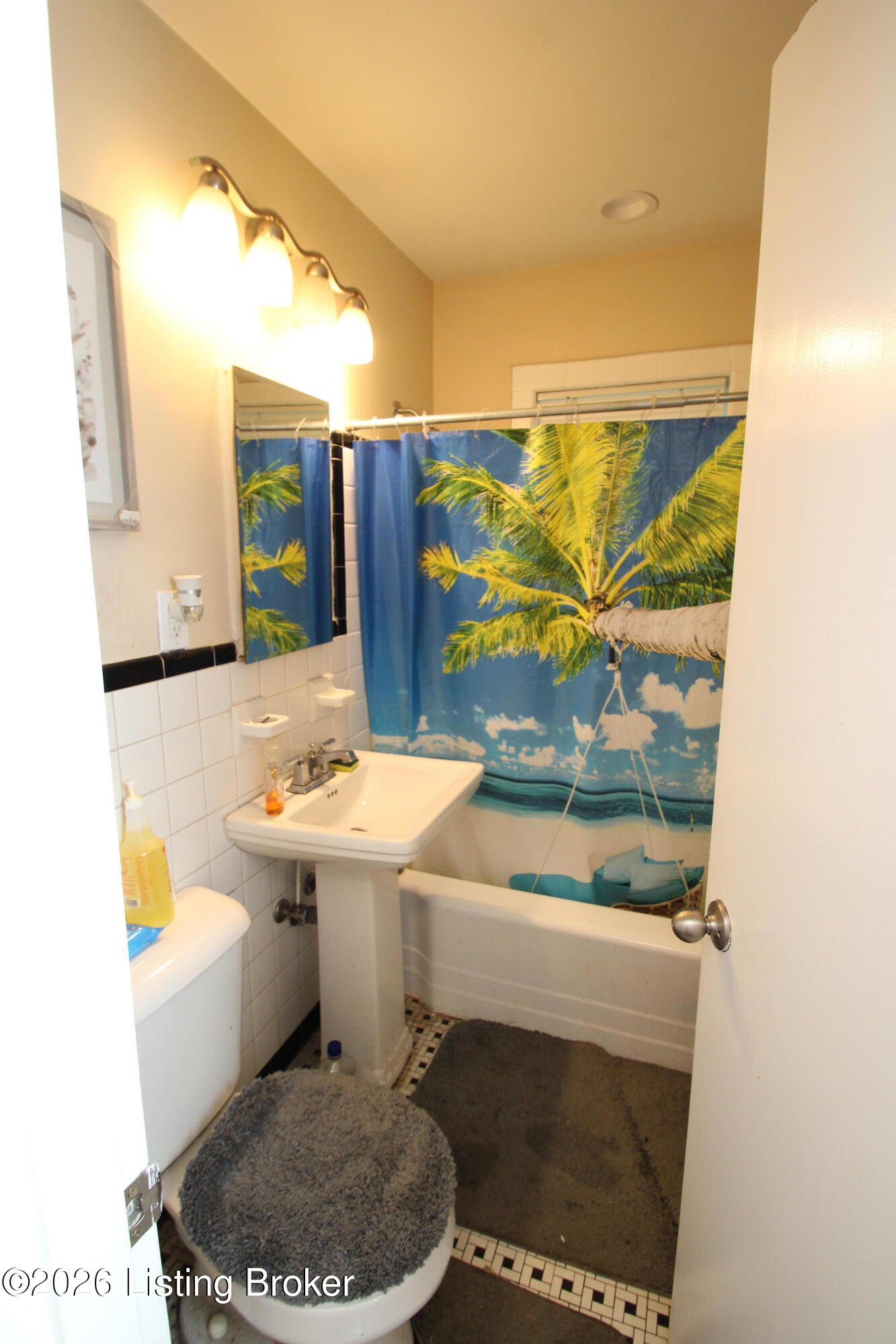2824 Yorkshire Blvd Property Photo 6
