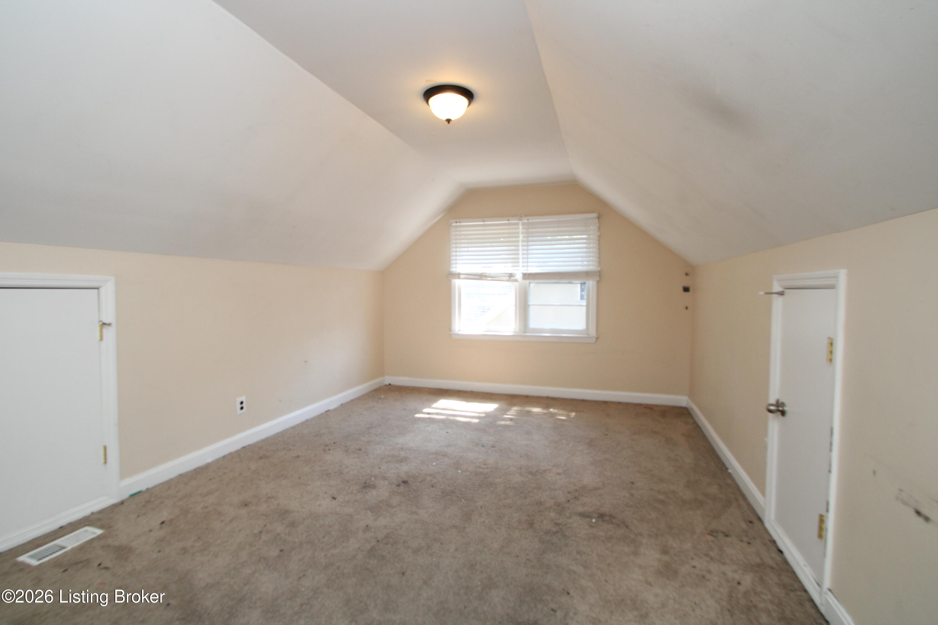 2824 Yorkshire Blvd Property Photo 8