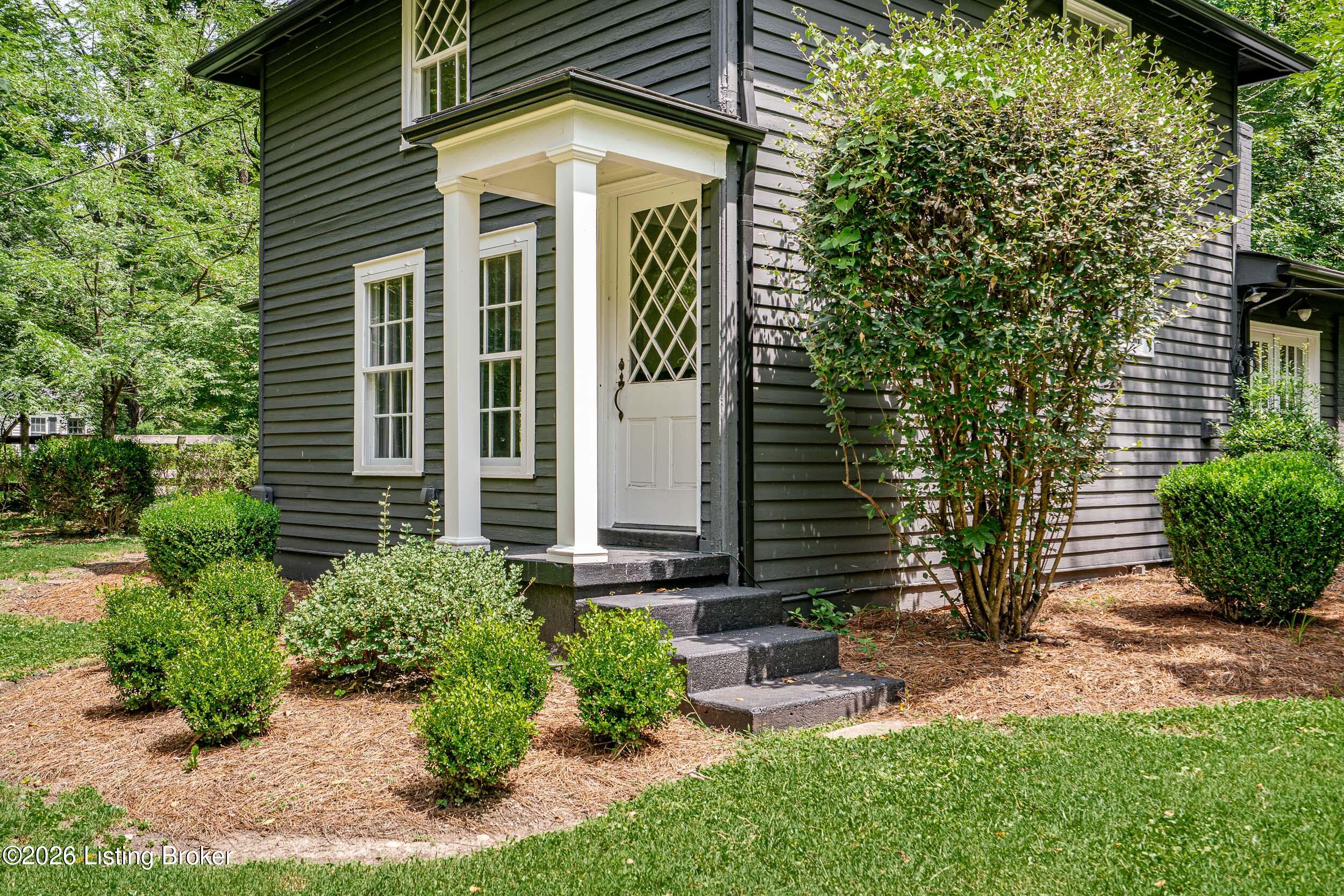 1307 Glenbrook Rd Property Photo 2