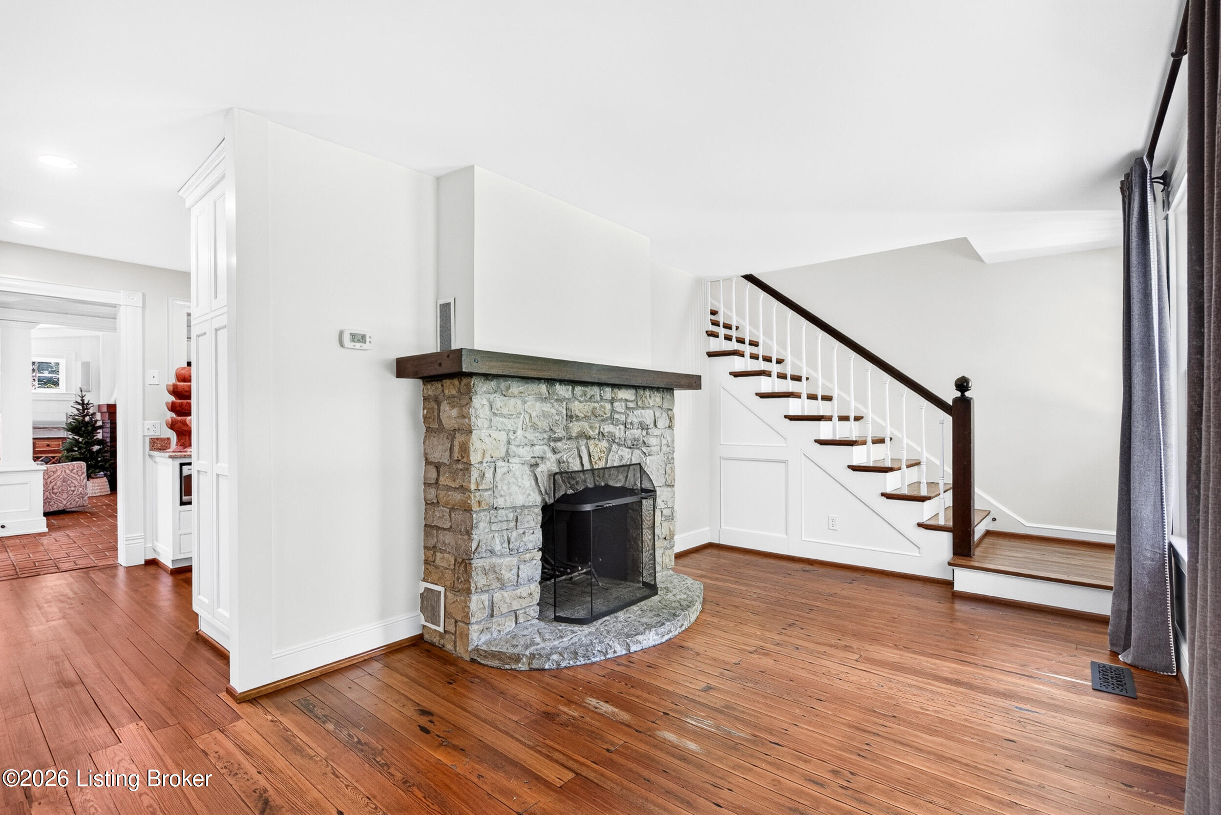 1307 Glenbrook Rd Property Photo 6