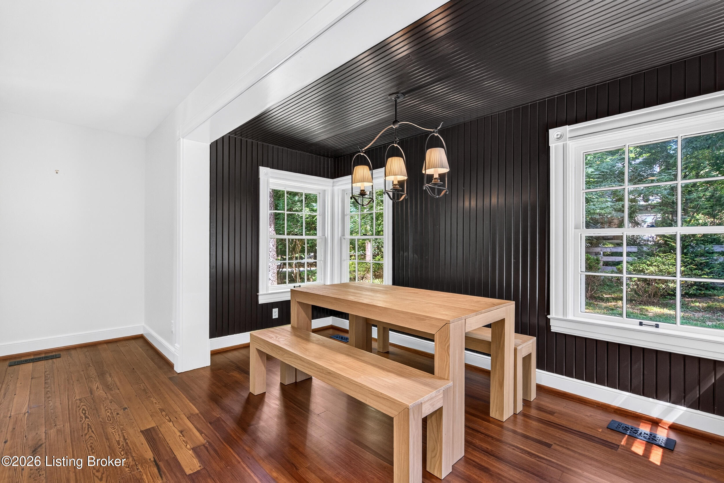 1307 Glenbrook Rd Property Photo 7