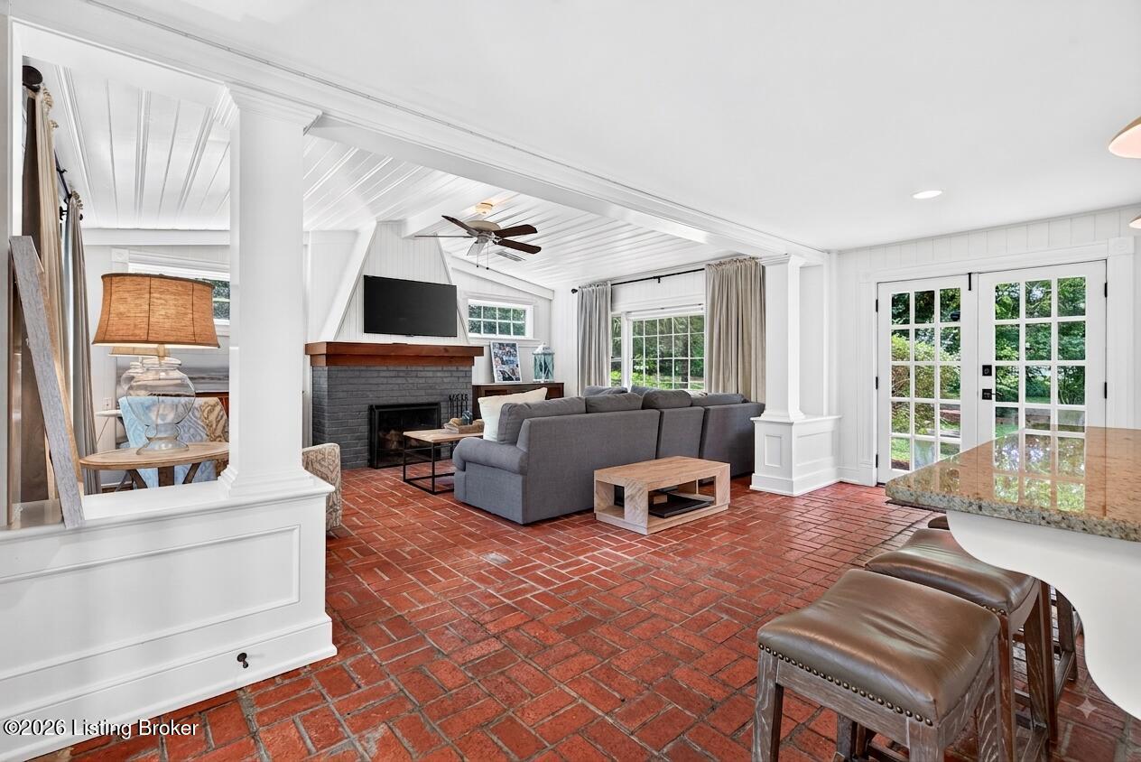 1307 Glenbrook Rd Property Photo 11