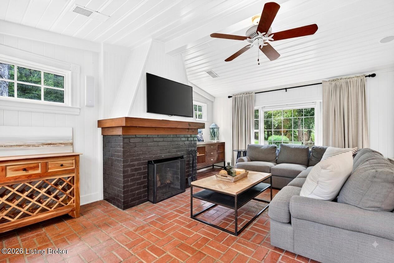 1307 Glenbrook Rd Property Photo 13