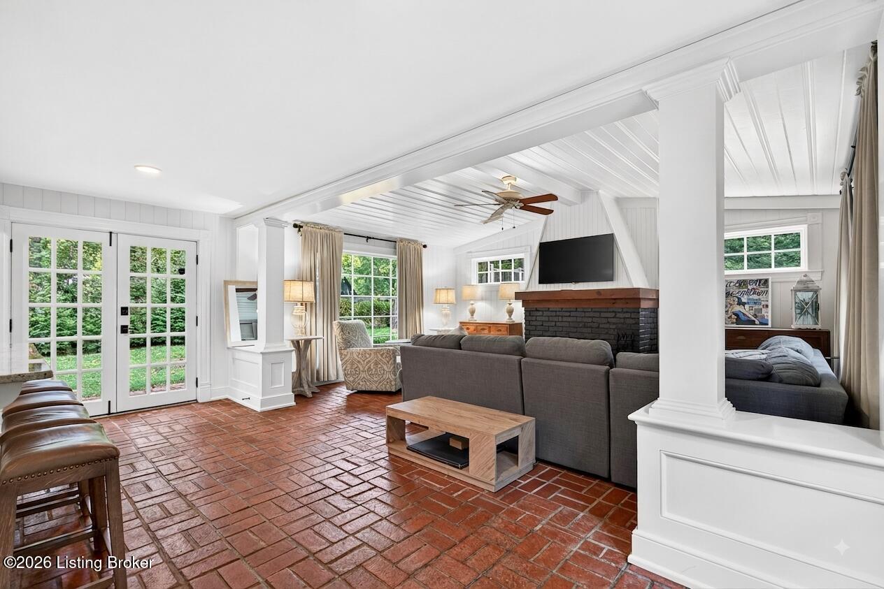 1307 Glenbrook Rd Property Photo 17