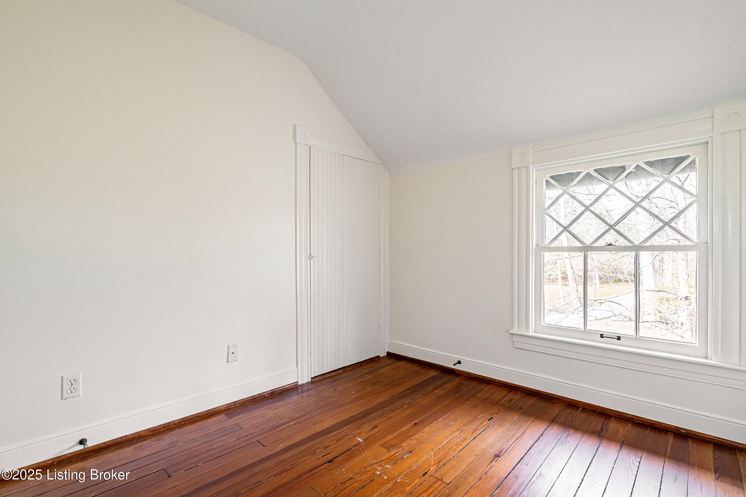1307 Glenbrook Rd Property Photo 27