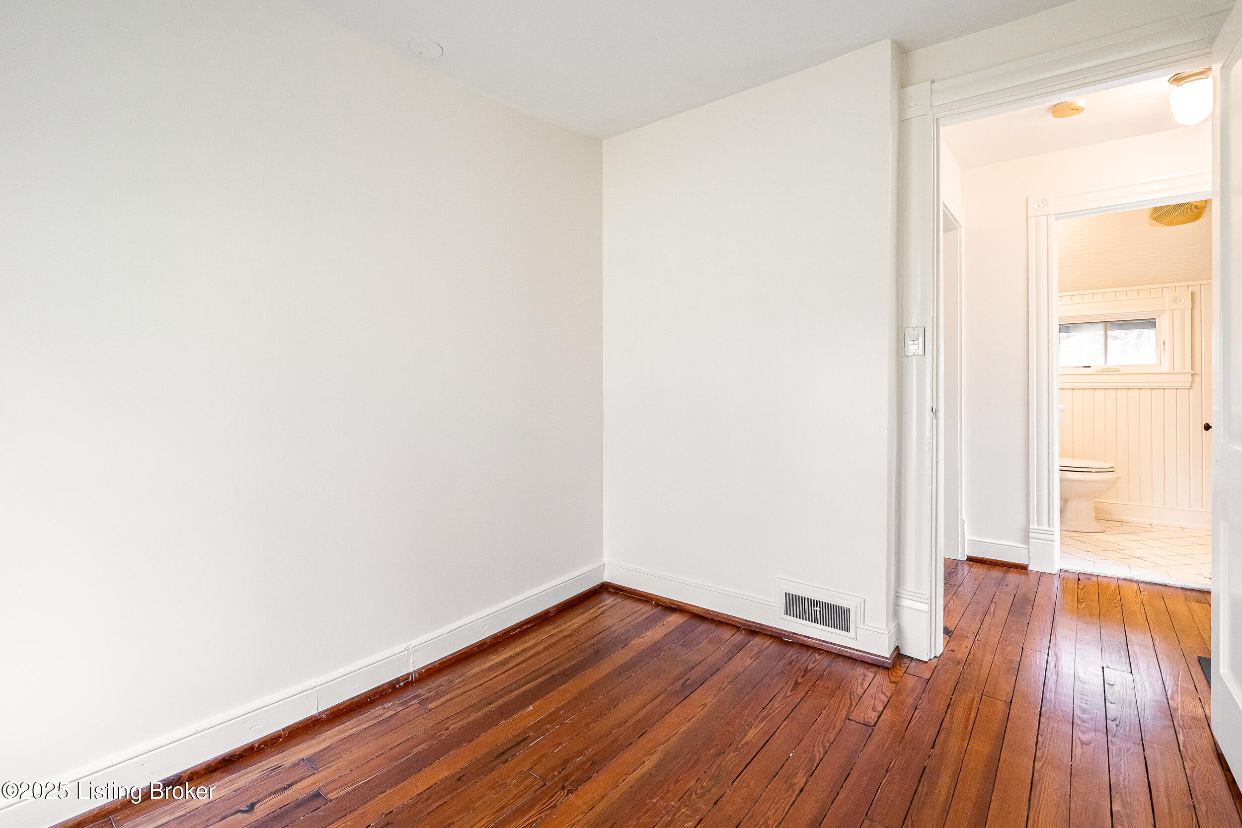 1307 Glenbrook Rd Property Photo 28