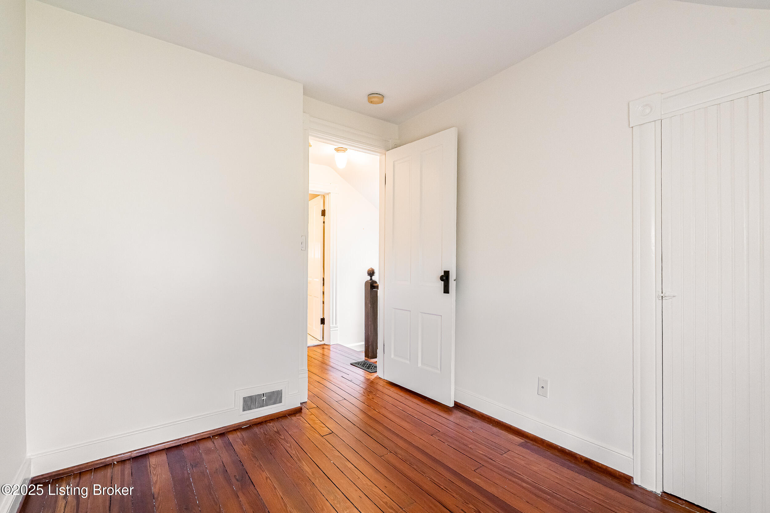 1307 Glenbrook Rd Property Photo 29