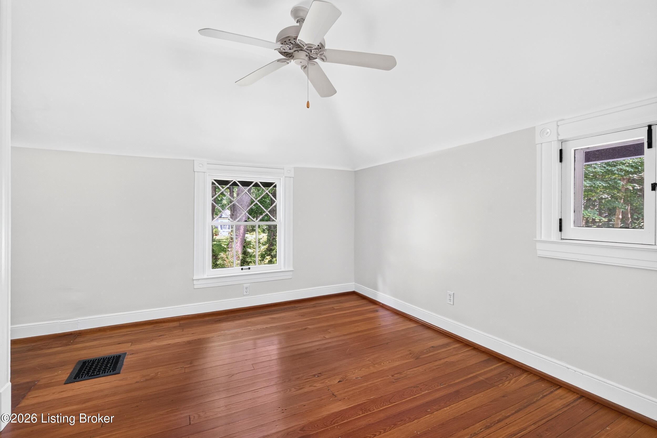 1307 Glenbrook Rd Property Photo 33