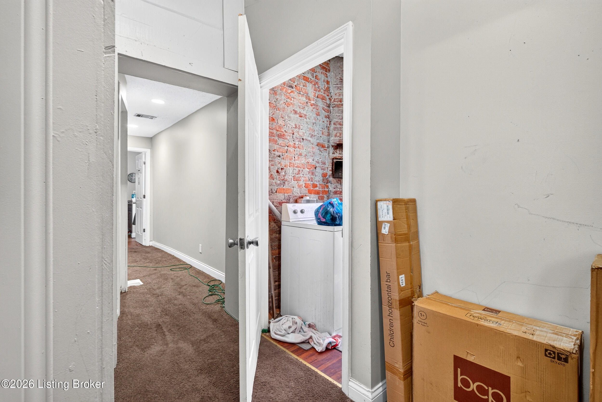932 S 1st St Property Photo 14