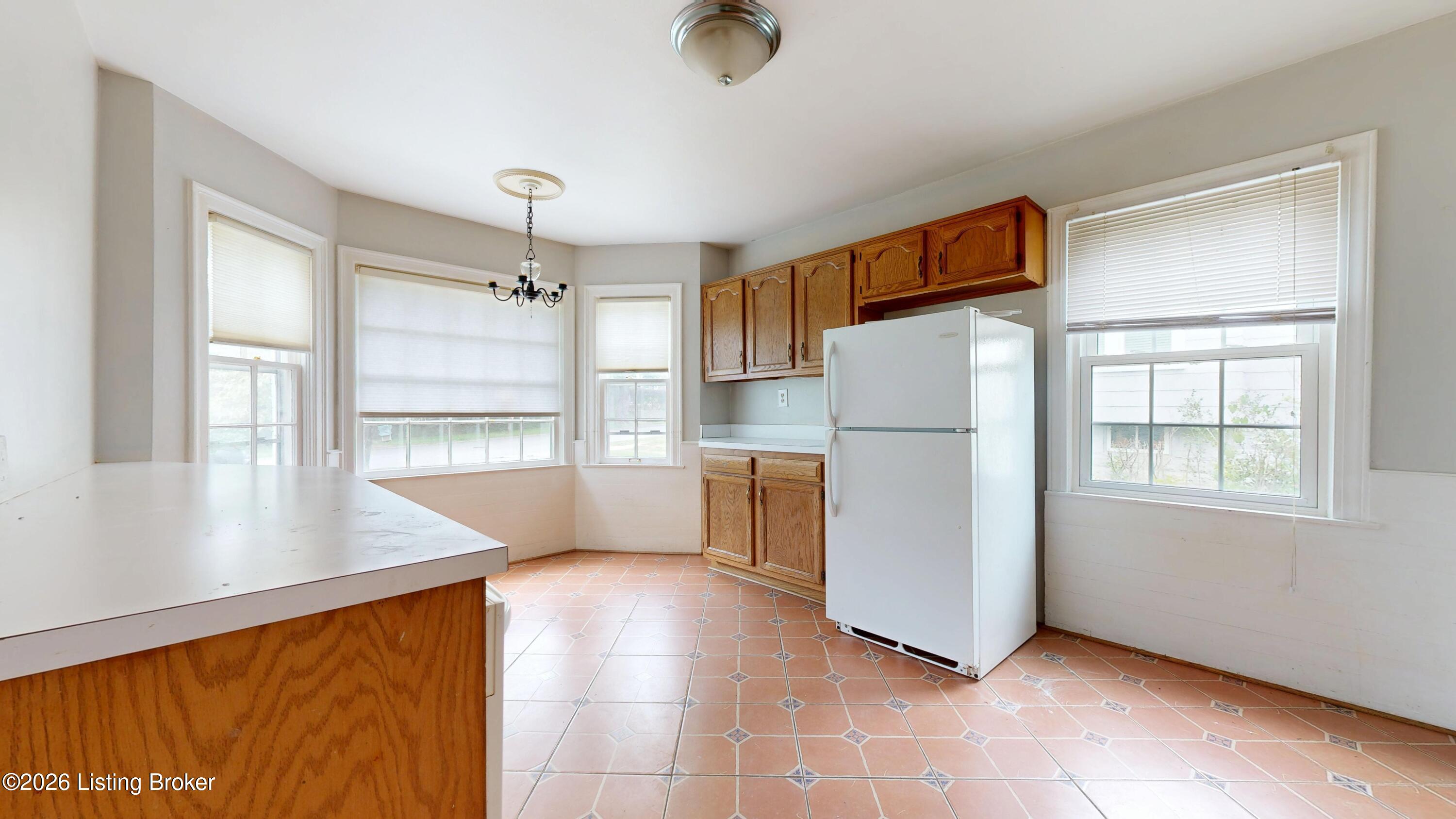 299 Winton Ave Property Photo 7