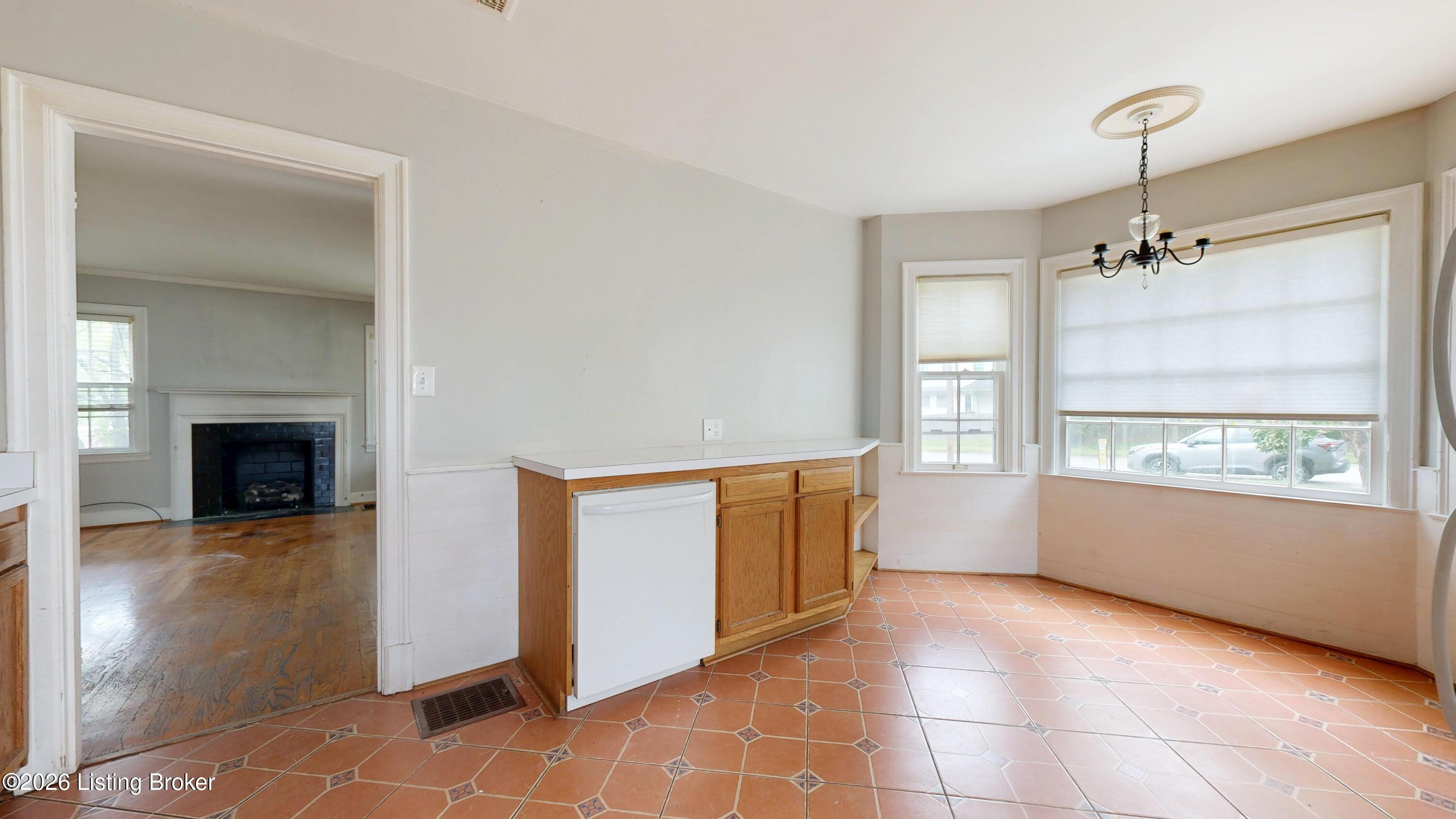 299 Winton Ave Property Photo 10