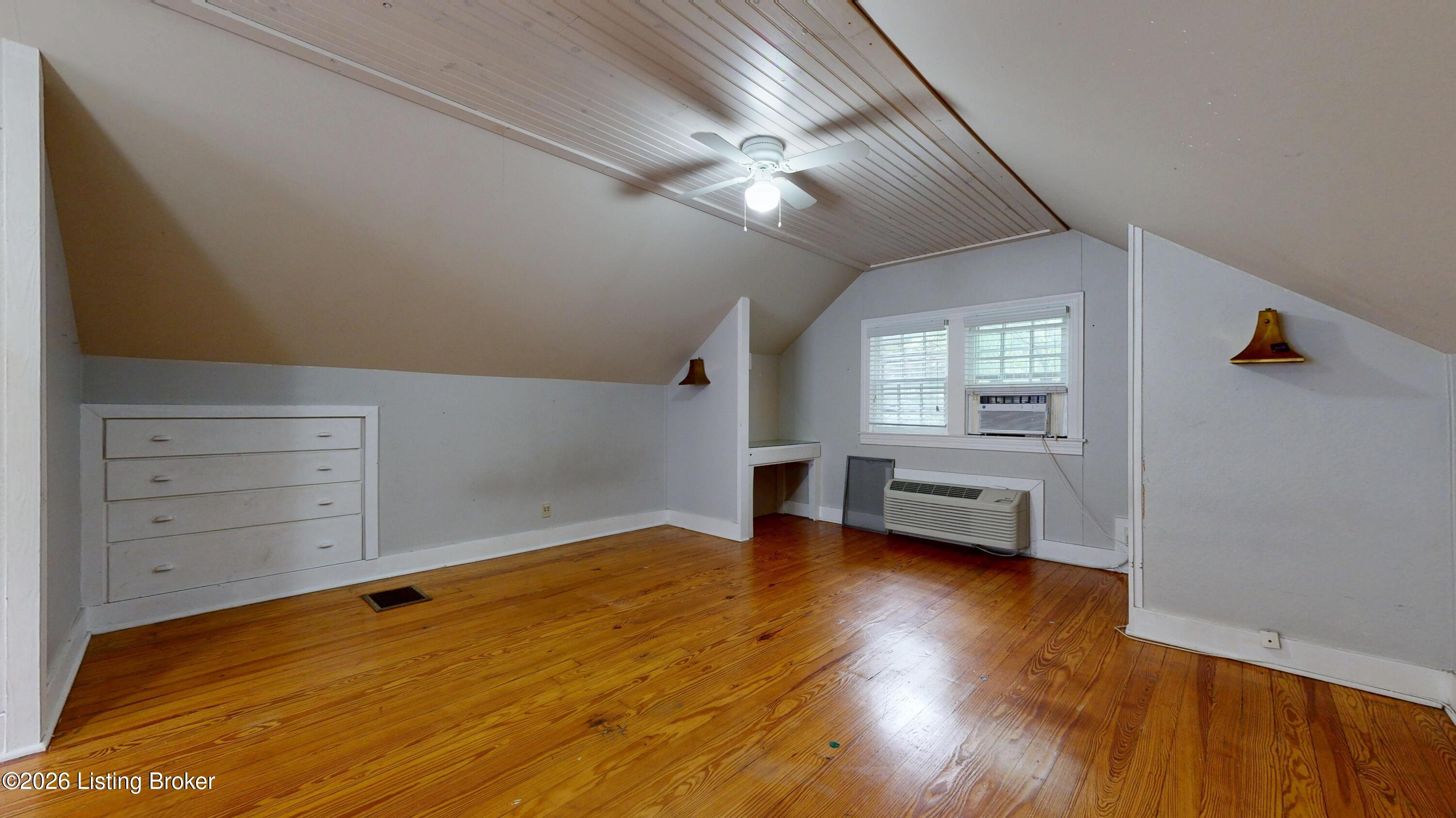 299 Winton Ave Property Photo 22