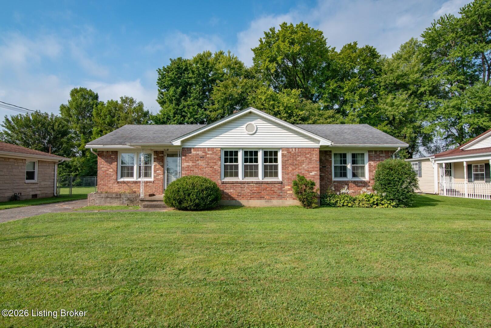 212 Fairview Dr Property Photo 1