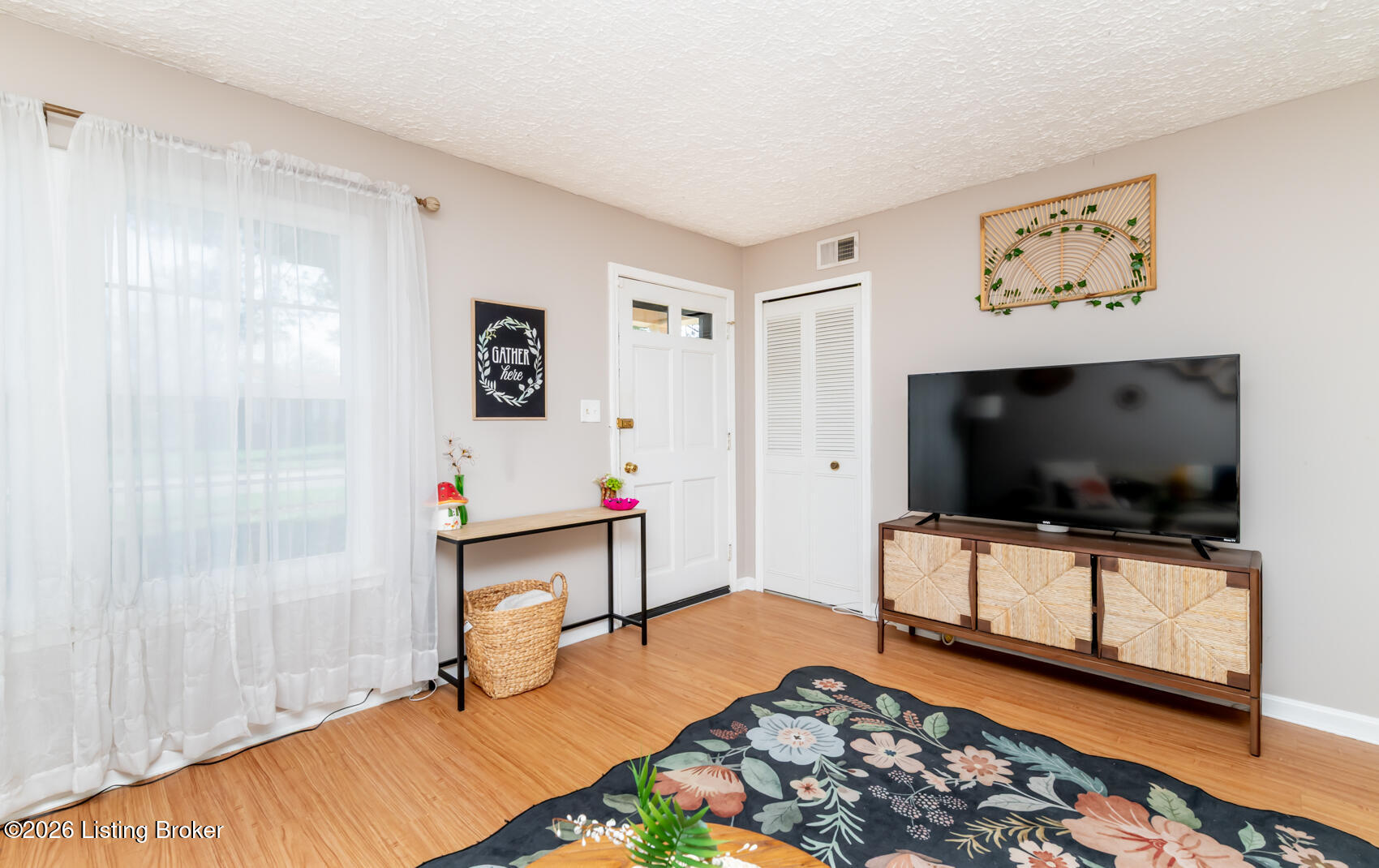4114 Narcissus Dr Property Photo 4