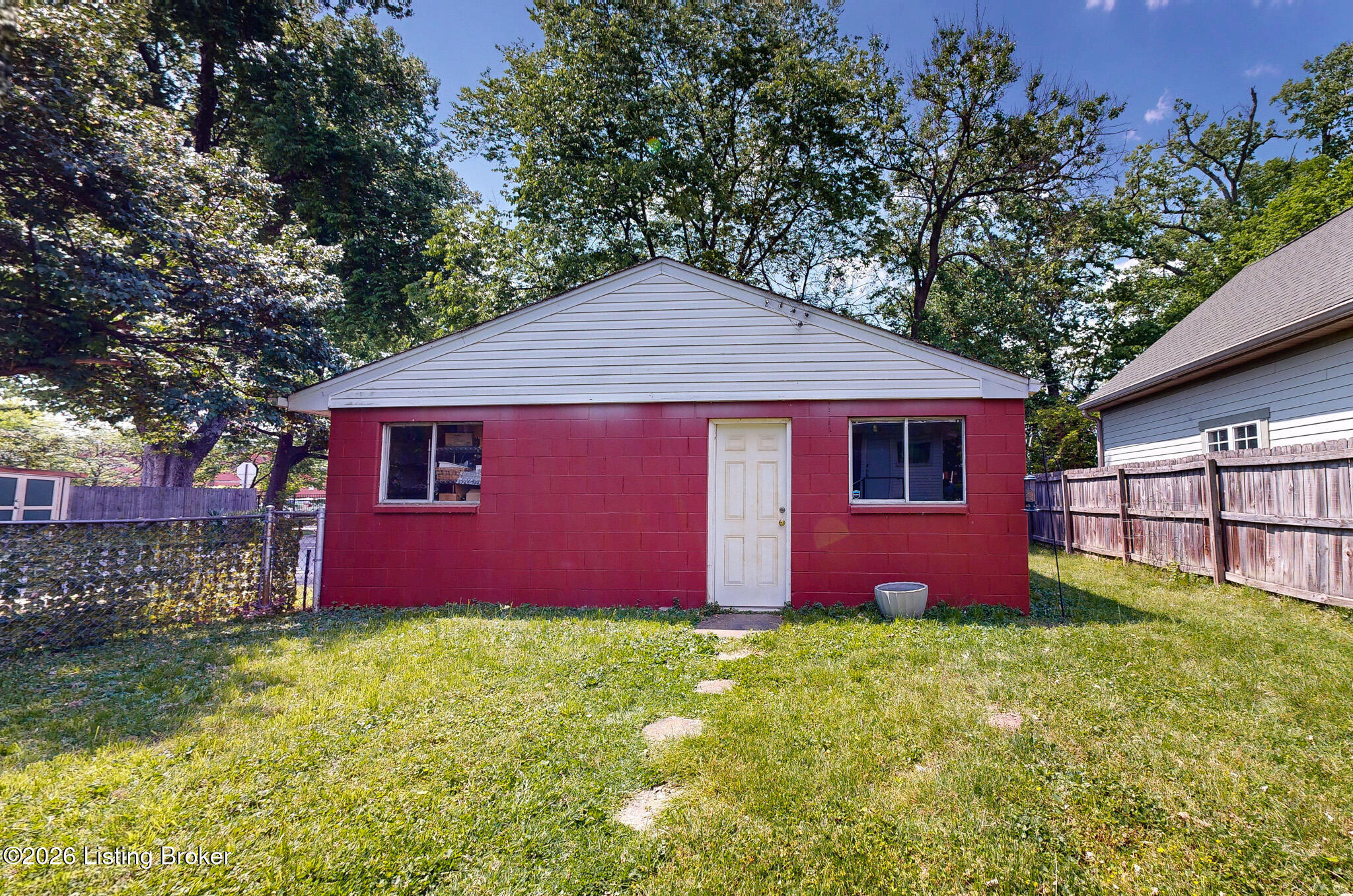 170 Mccready Ave Property Photo 33