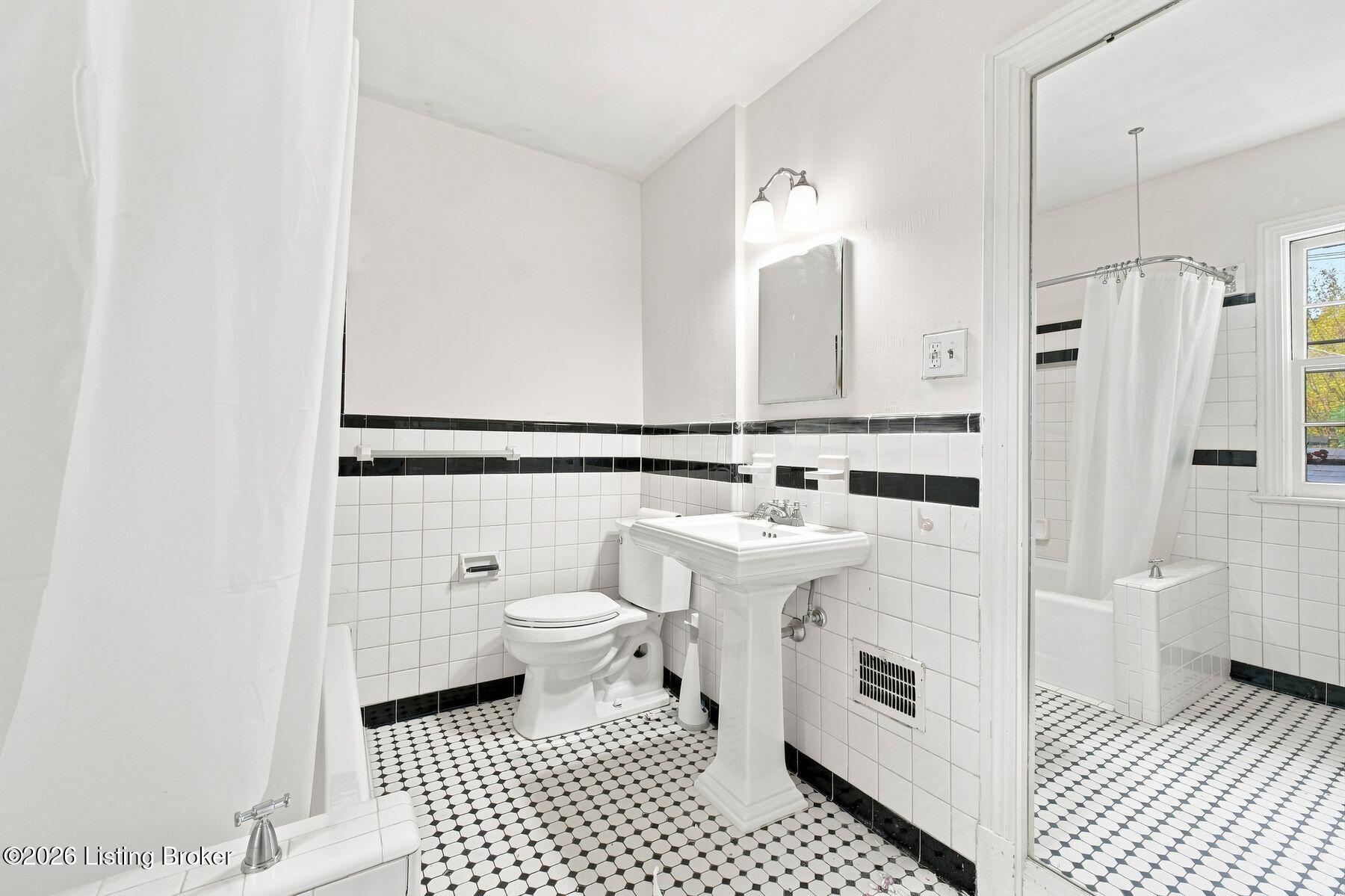 3946 Napanee Rd Property Photo 10
