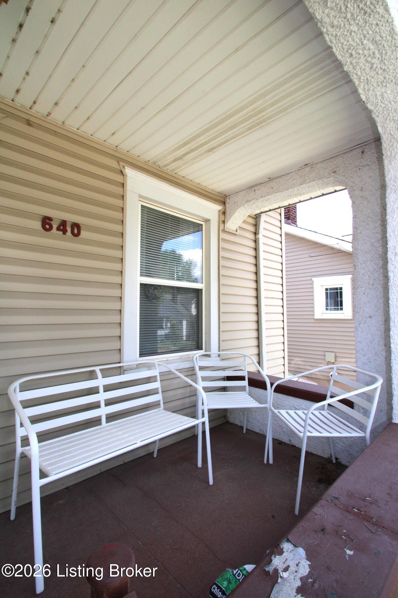 640 Ervay Ave Property Photo 2