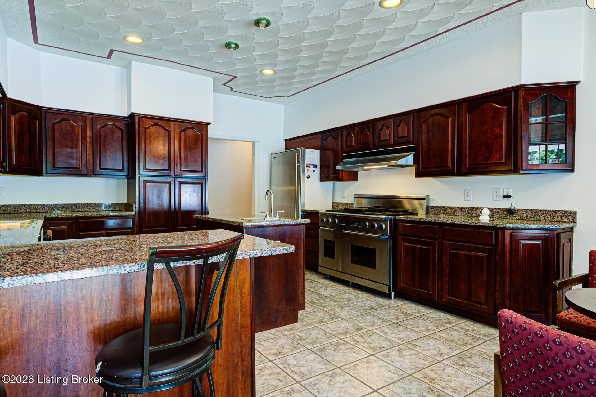 282 Halls Ln Property Photo 12