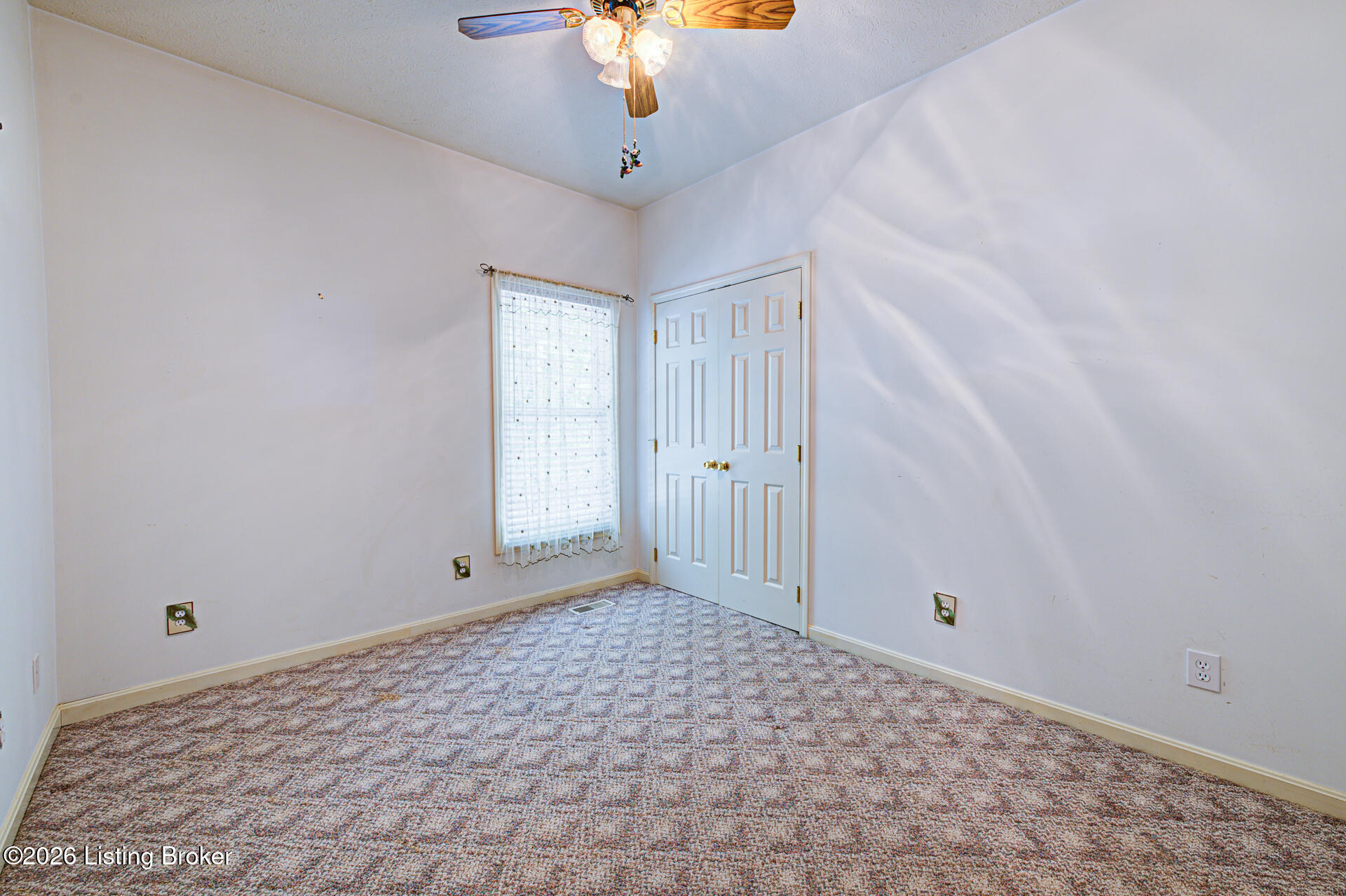282 Halls Ln Property Photo 28