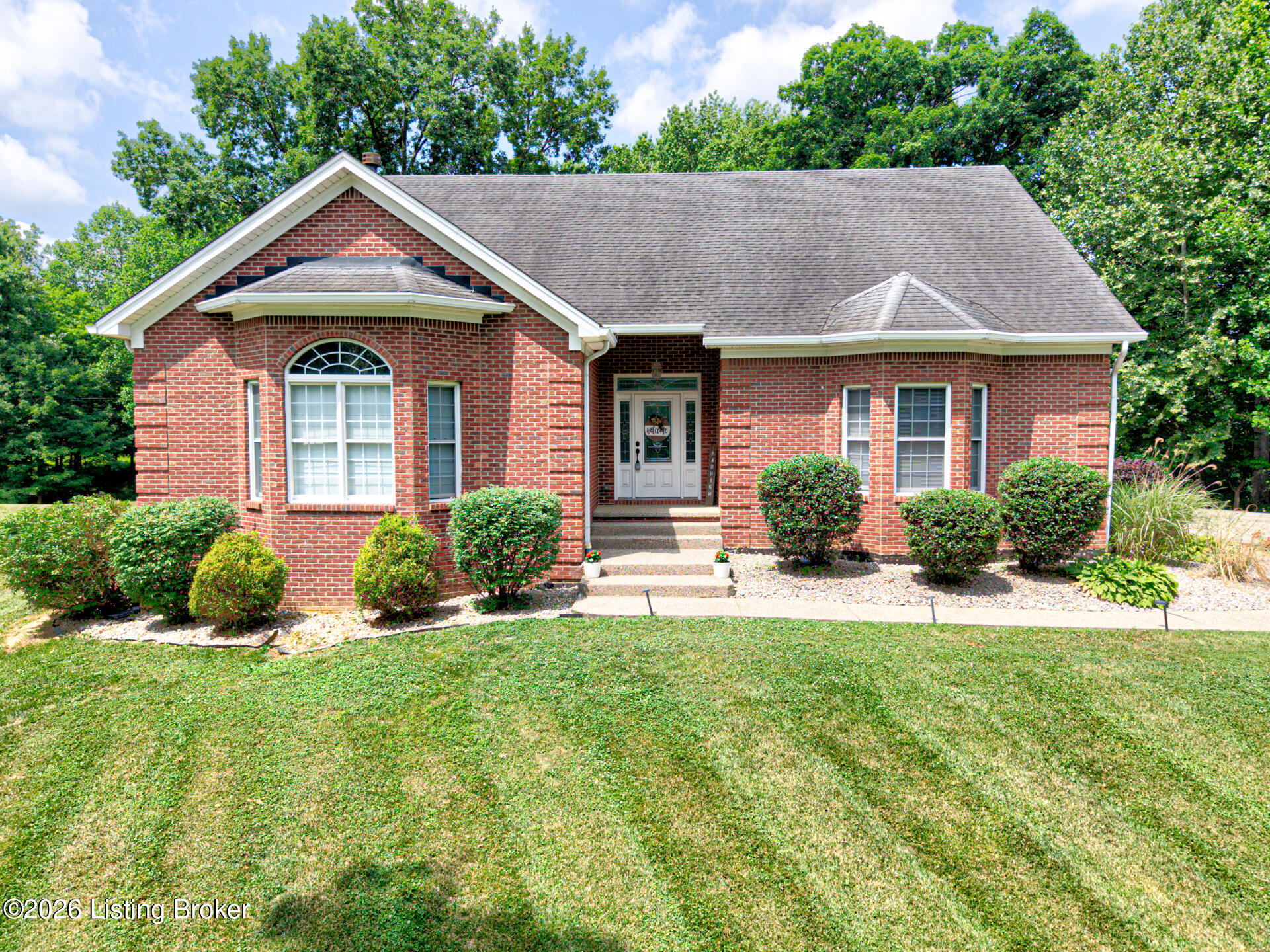 300 Woodlawn Dr Property Photo 1