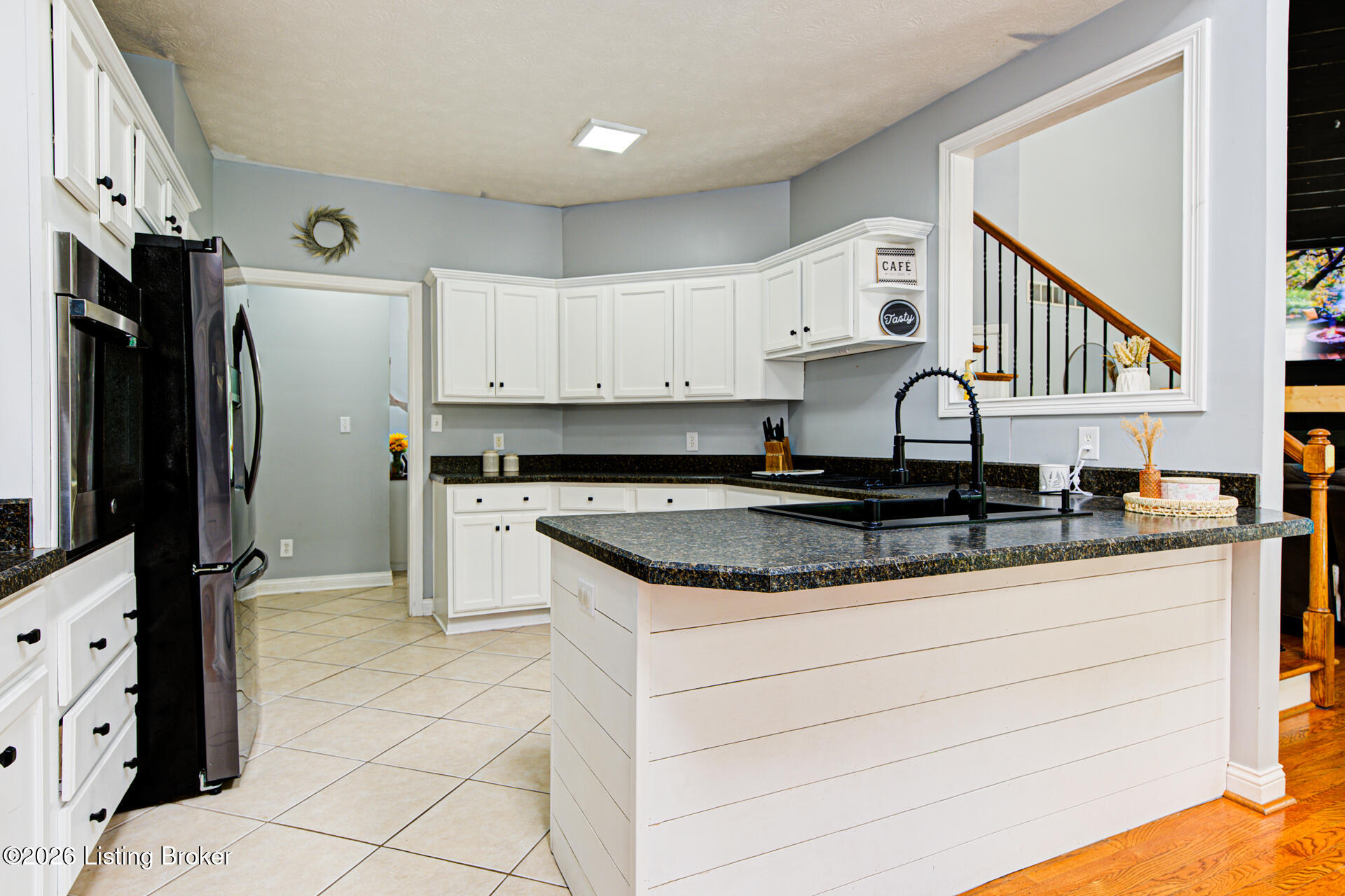 300 Woodlawn Dr Property Photo 11