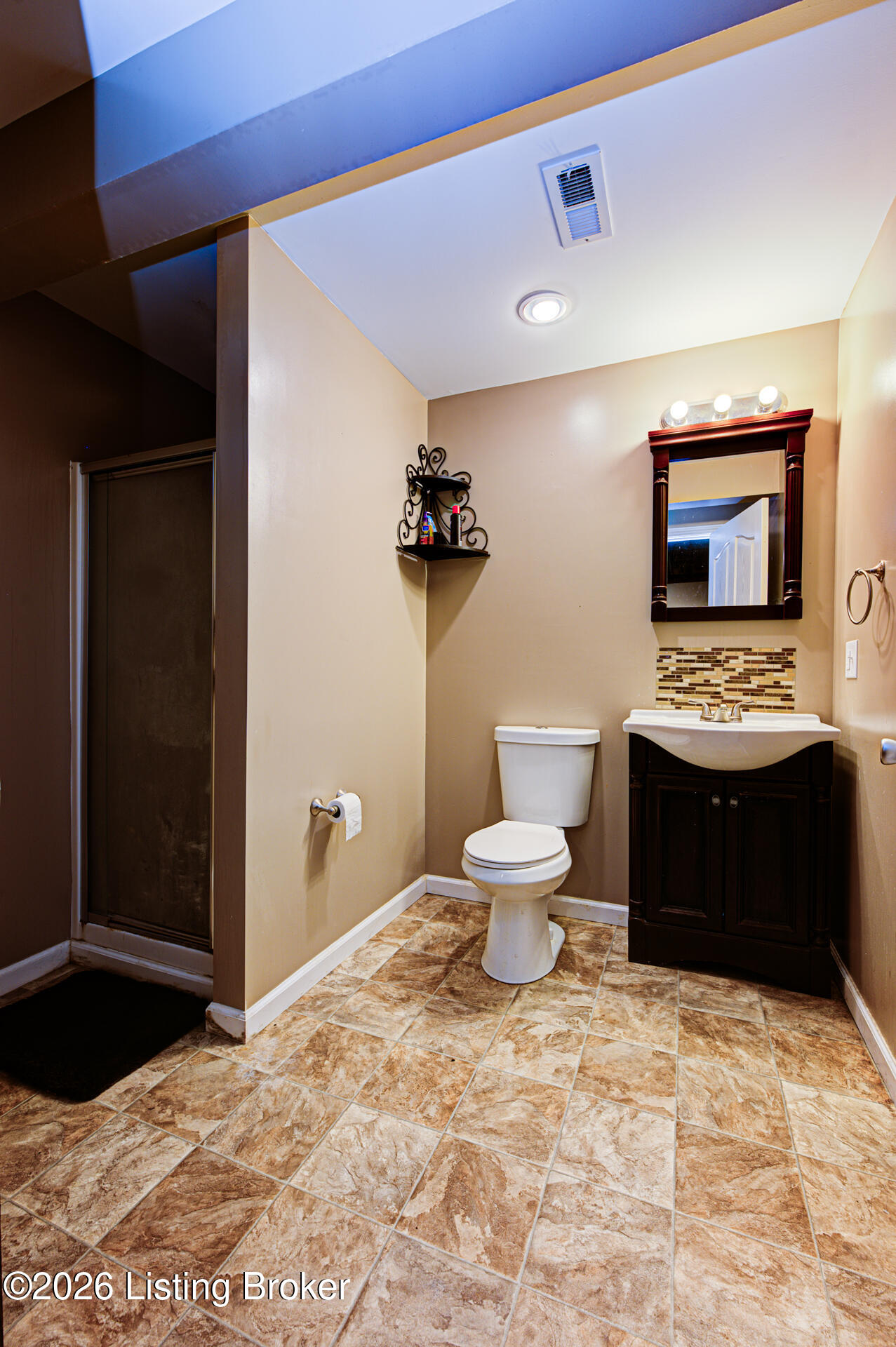 300 Woodlawn Dr Property Photo 43