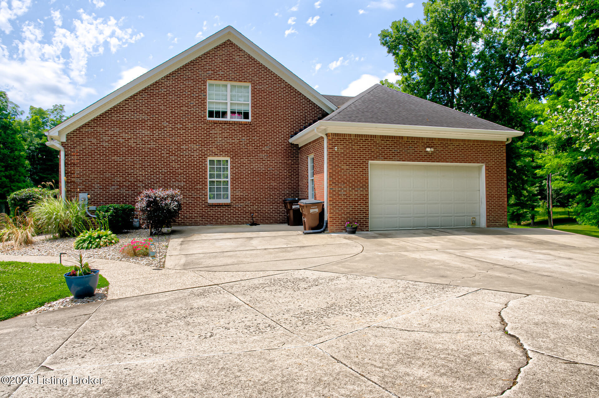 300 Woodlawn Dr Property Photo 46