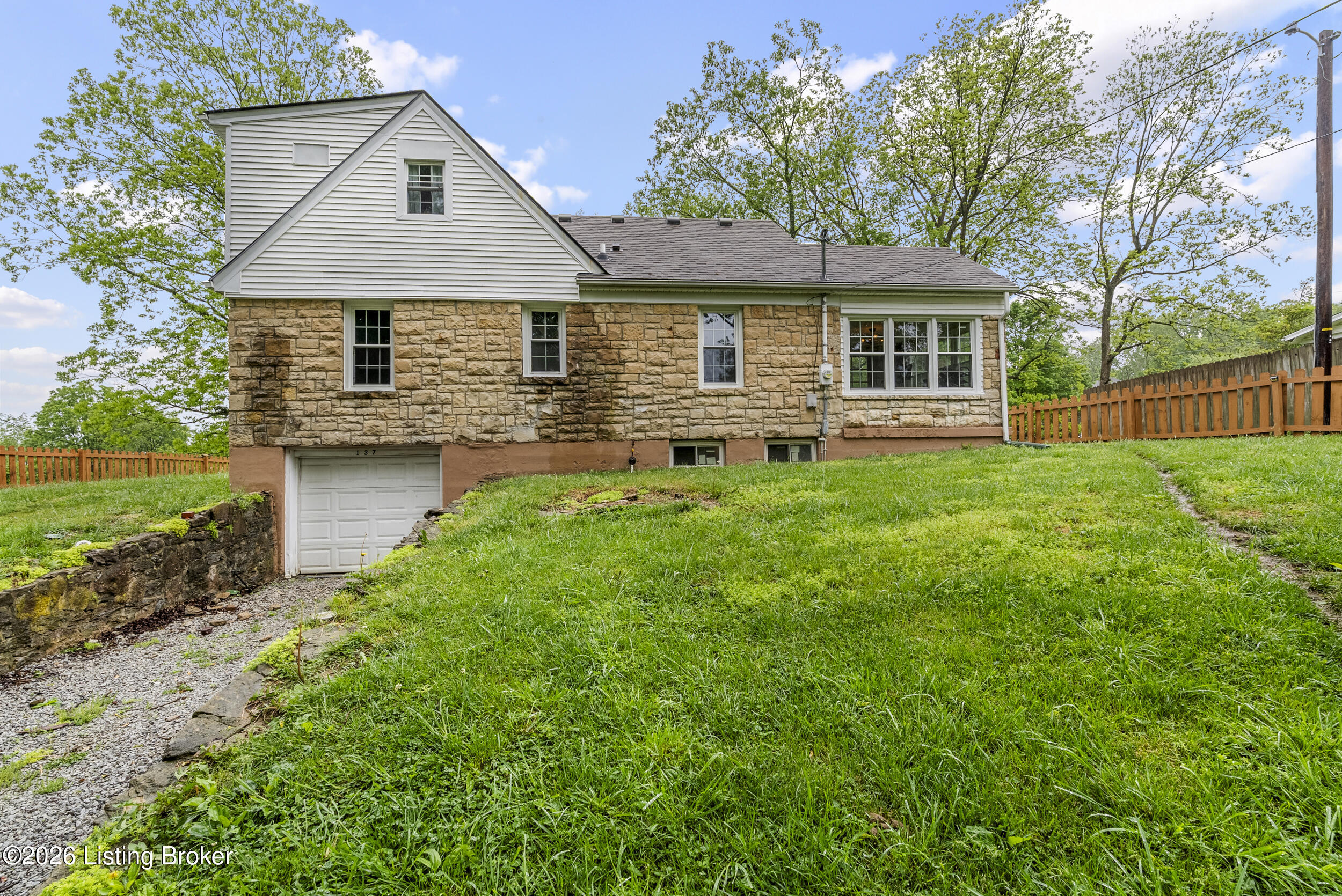 137 Eastview Dr Property Photo 40