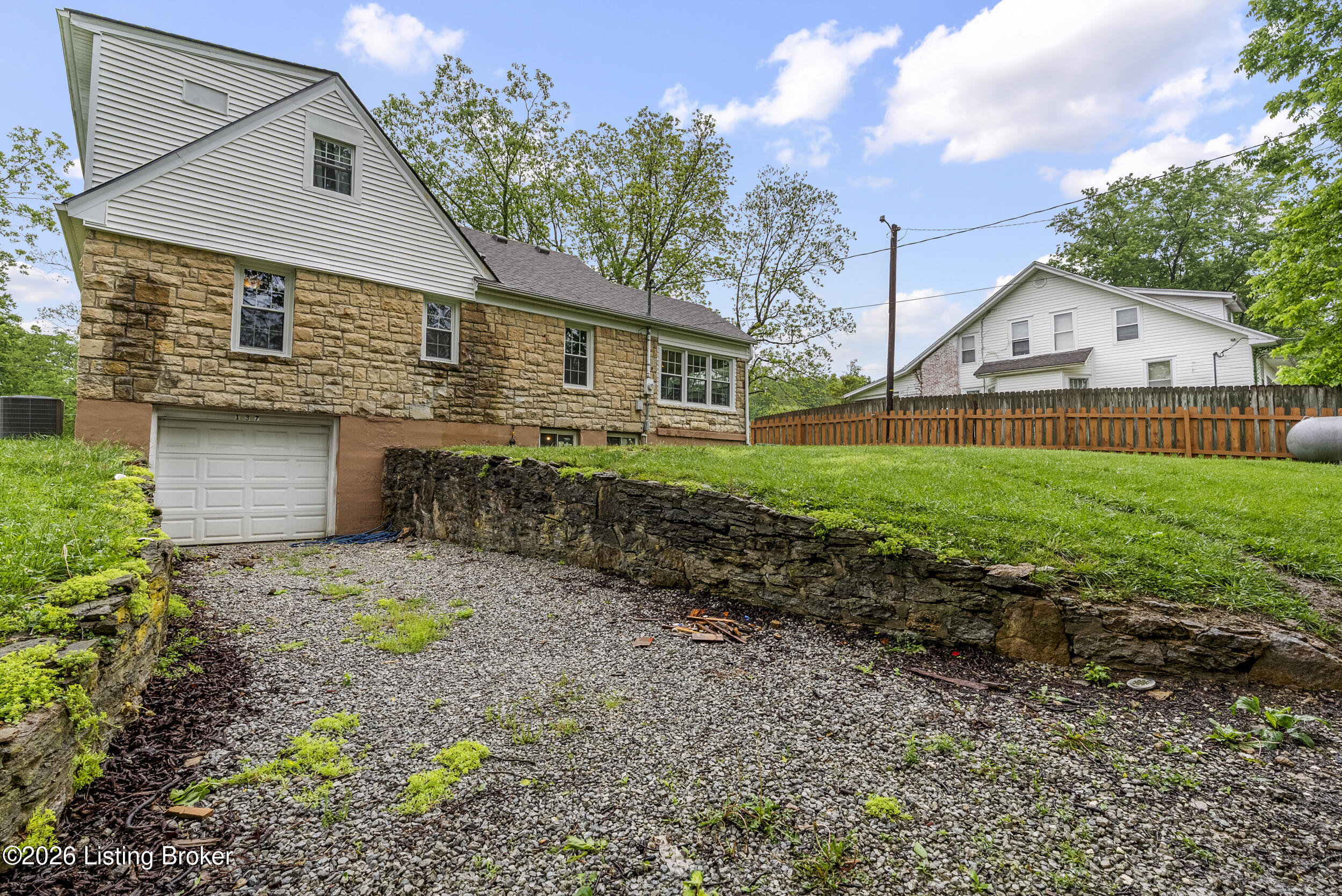 137 Eastview Dr Property Photo 41