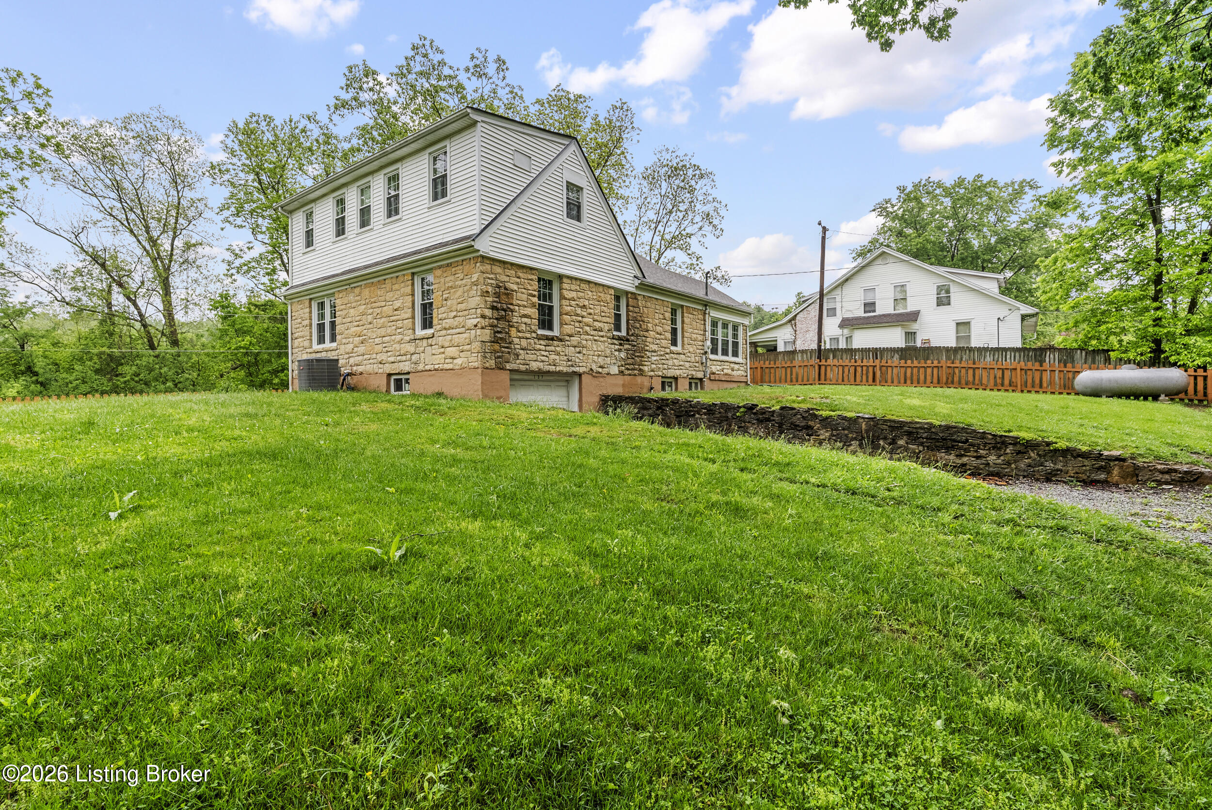 137 Eastview Dr Property Photo 42