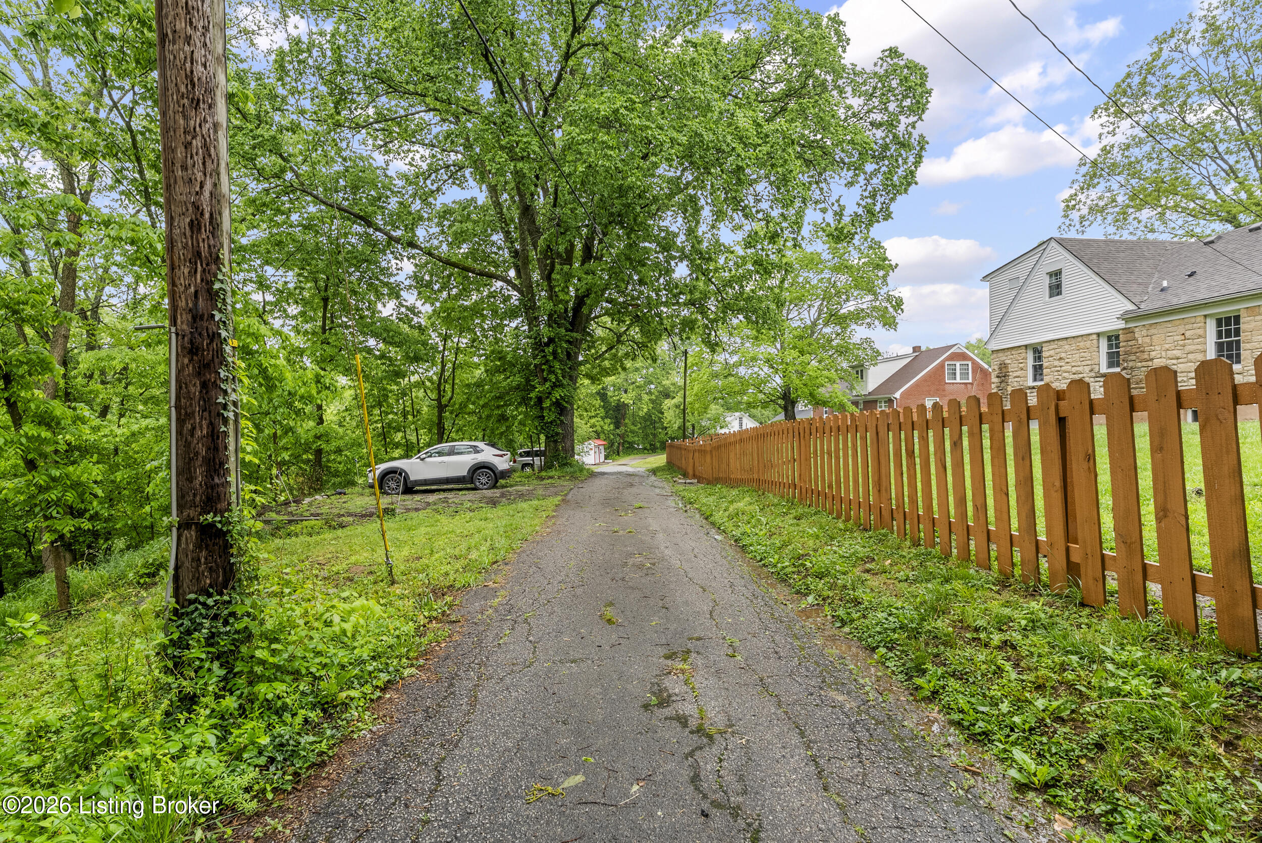 137 Eastview Dr Property Photo 43