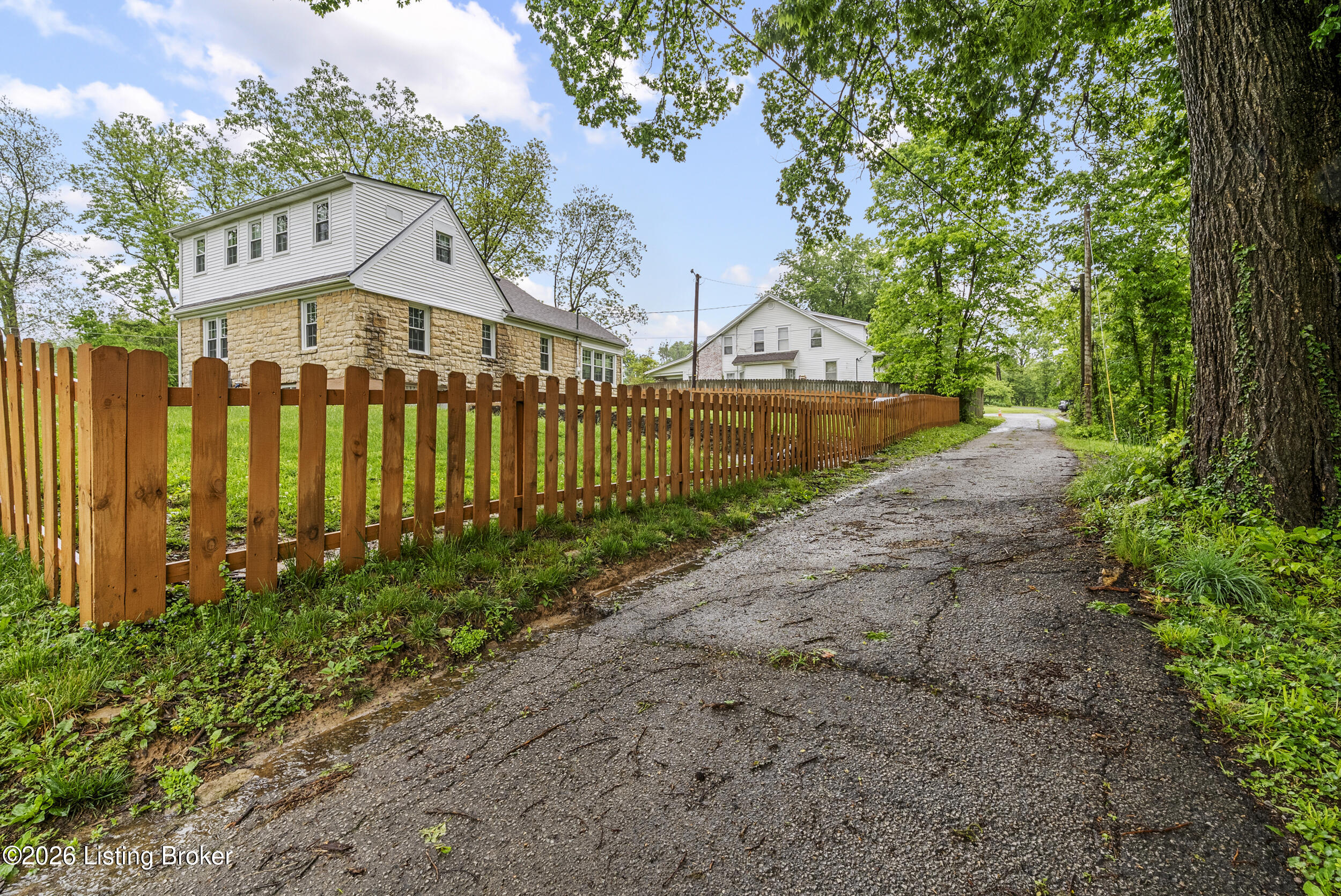 137 Eastview Dr Property Photo 45