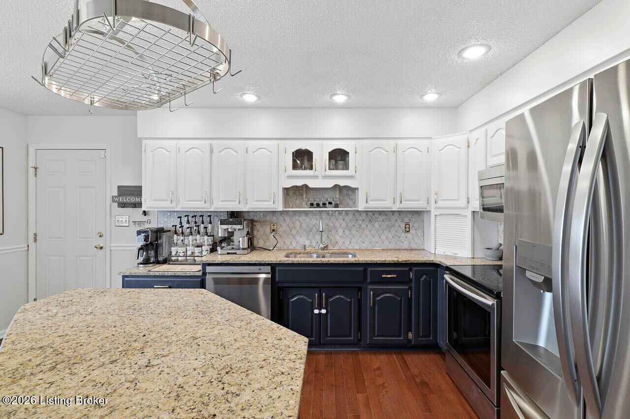 1037 Cobblestone Cir Property Photo 16