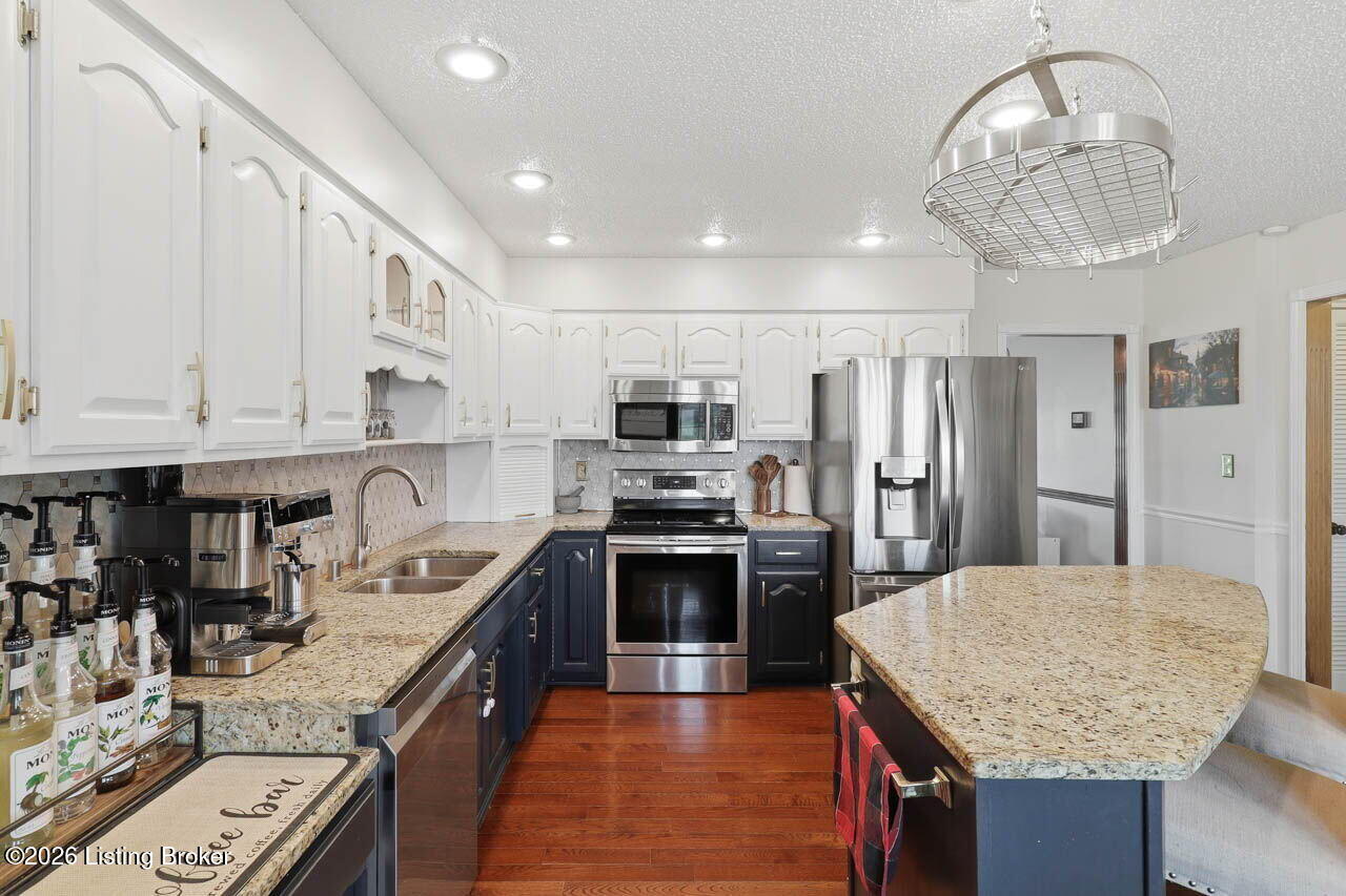 1037 Cobblestone Cir Property Photo 18