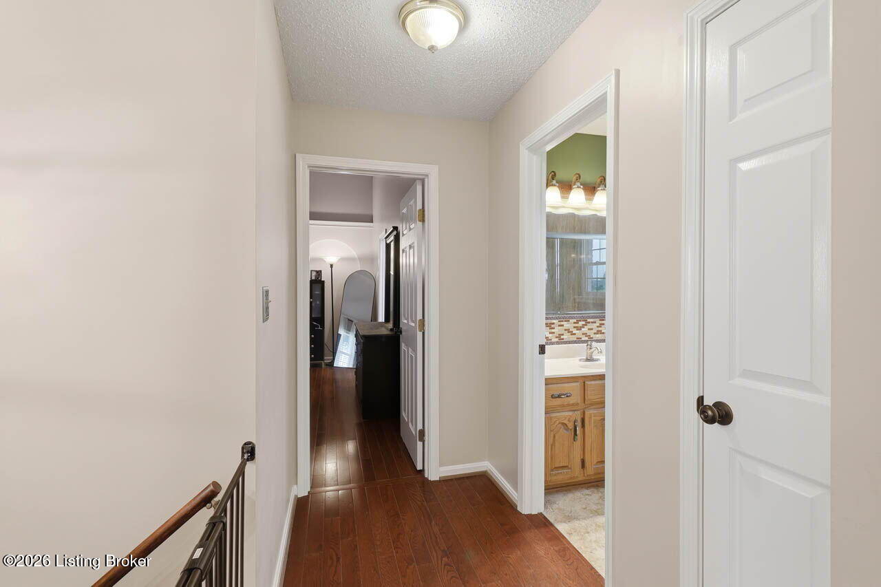 1037 Cobblestone Cir Property Photo 25