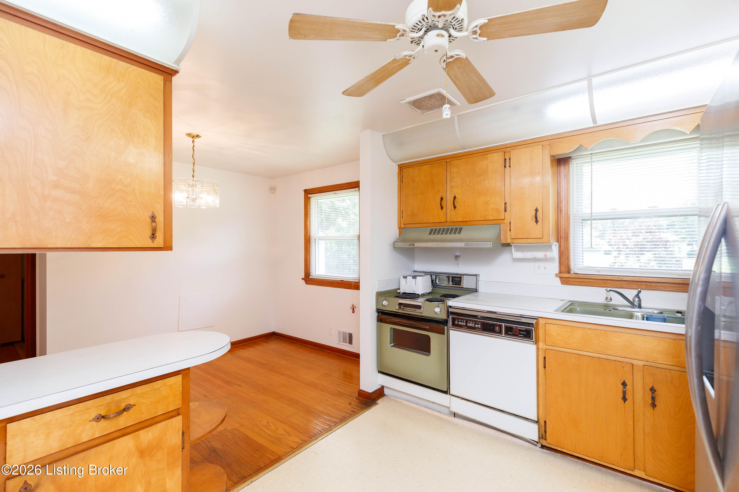 6326 Krause Ave Property Photo 13