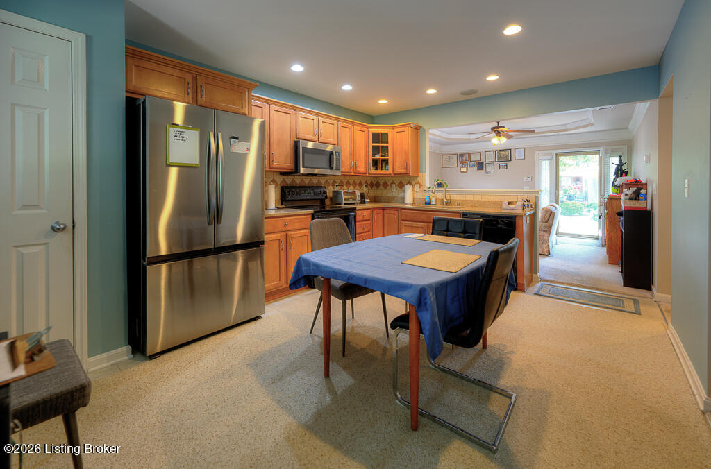 7023 Adeno Way Property Photo 10